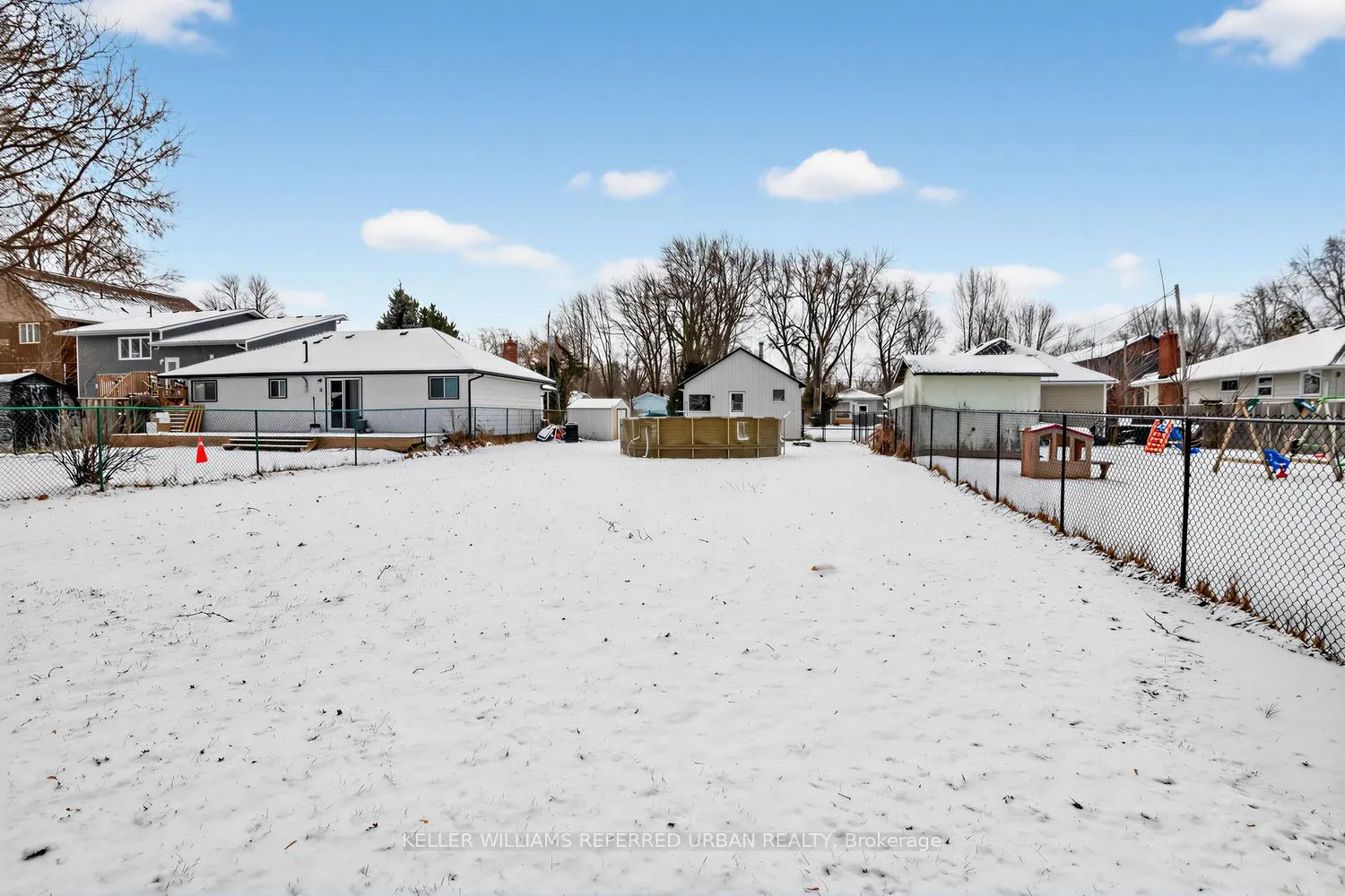 Photo 10 of 208 Bayview Avenue, Georgina, Keswick South — HOMEH