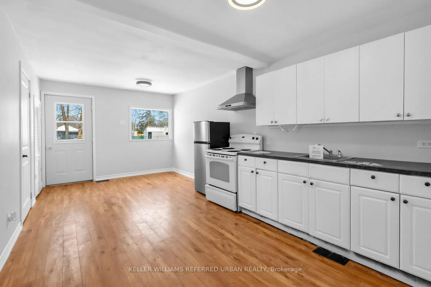 Photo 18 of 208 Bayview Avenue, Georgina, Keswick South — HOMEH