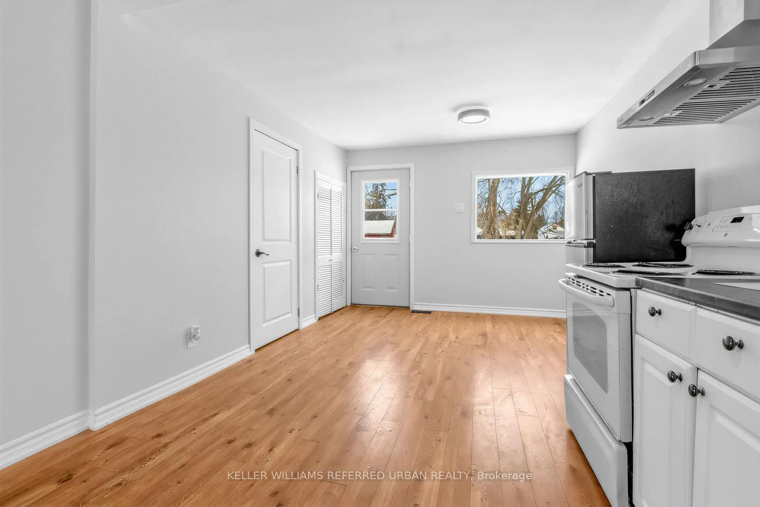Photo 21 of 208 Bayview Avenue, Georgina, Keswick South — HOMEH