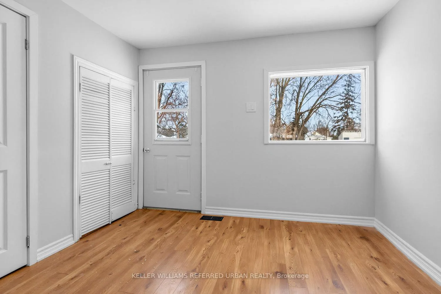 Photo 23 of 208 Bayview Avenue, Georgina, Keswick South — HOMEH