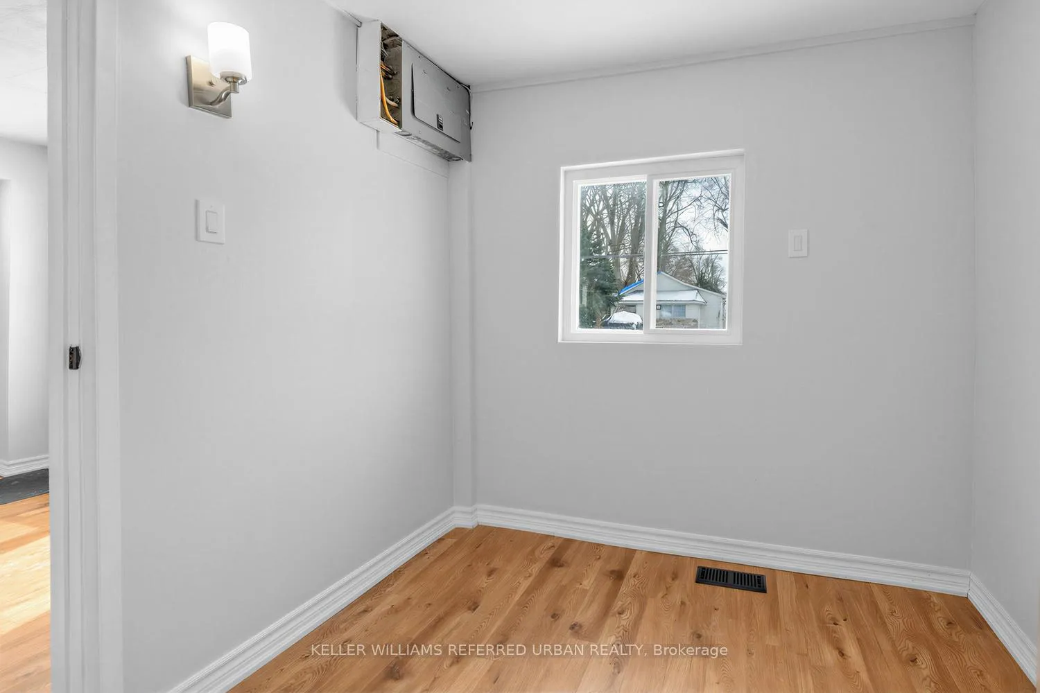 Photo 31 of 208 Bayview Avenue, Georgina, Keswick South — HOMEH