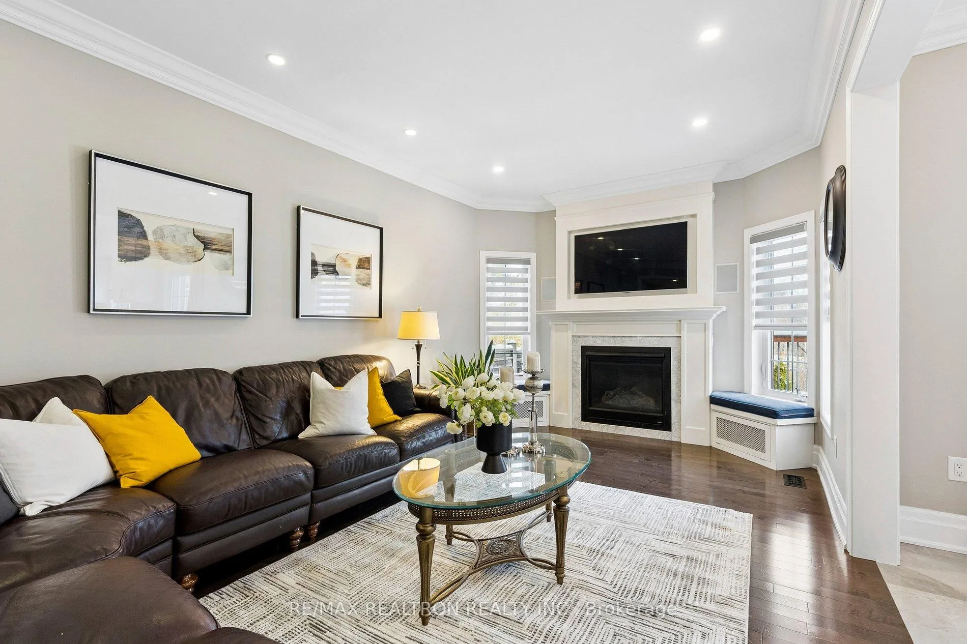 Photo 14 of 22 Wolf Creek Crescent, Vaughan, Patterson — HOMEH