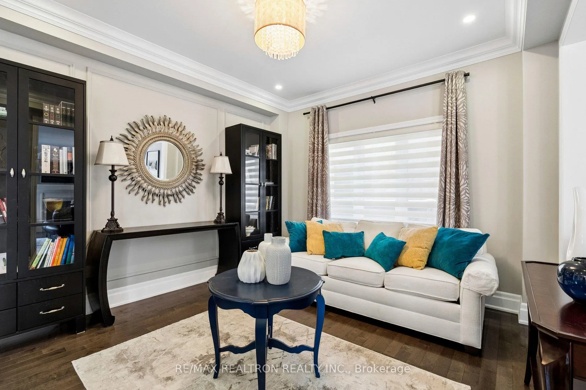 Photo 15 of 22 Wolf Creek Crescent, Vaughan, Patterson — HOMEH