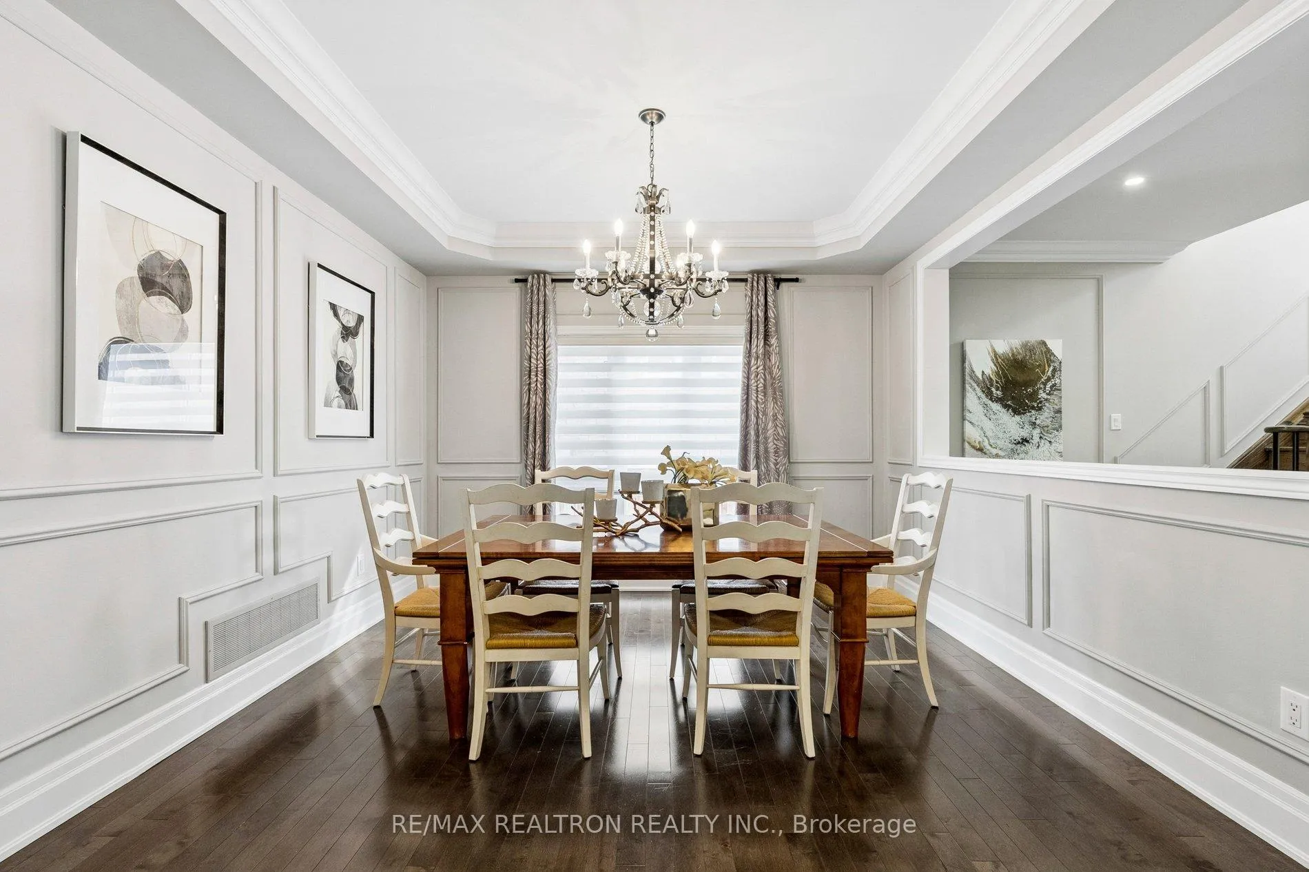 Photo 17 of 22 Wolf Creek Crescent, Vaughan, Patterson — HOMEH
