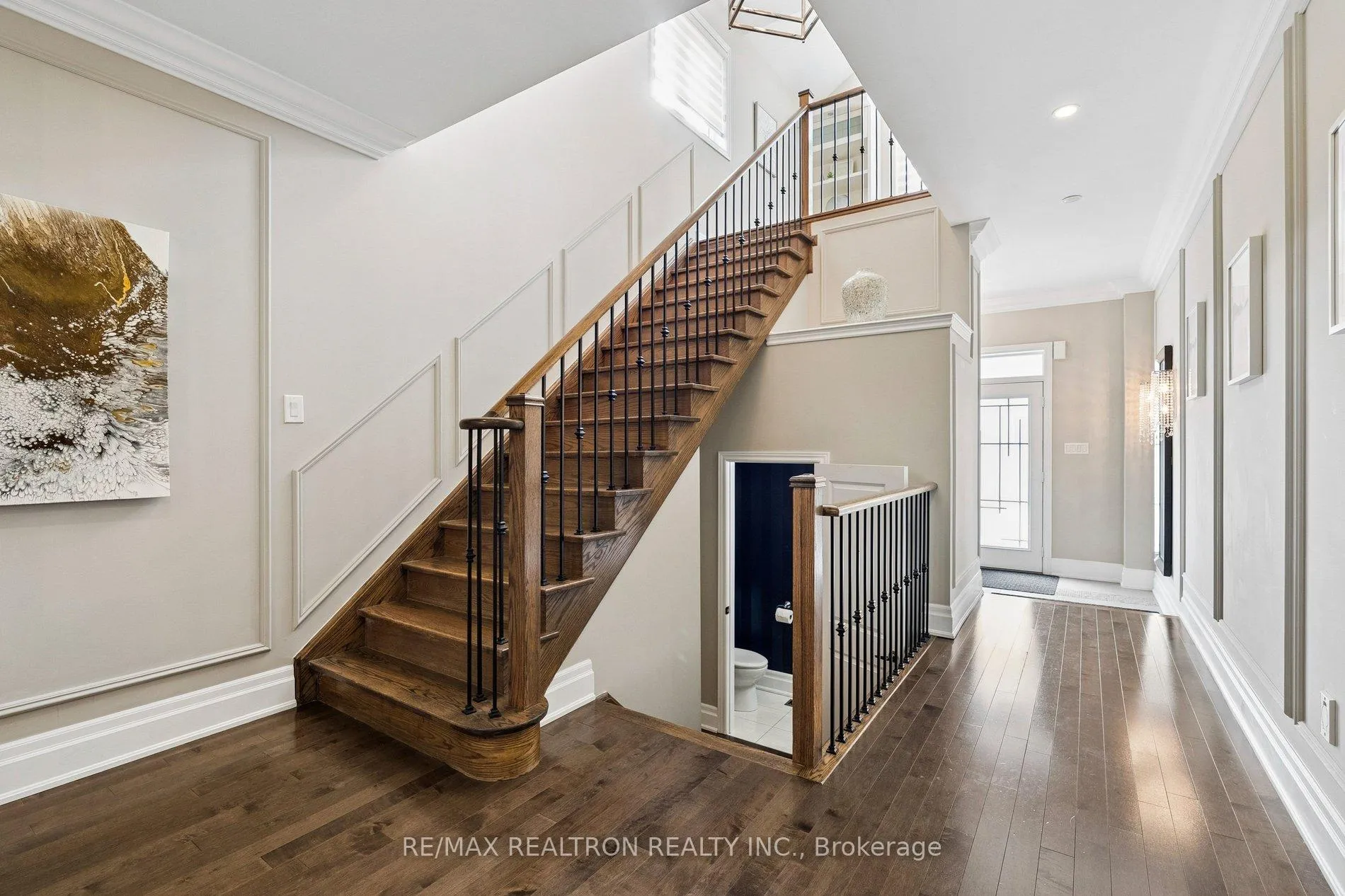 Photo 19 of 22 Wolf Creek Crescent, Vaughan, Patterson — HOMEH