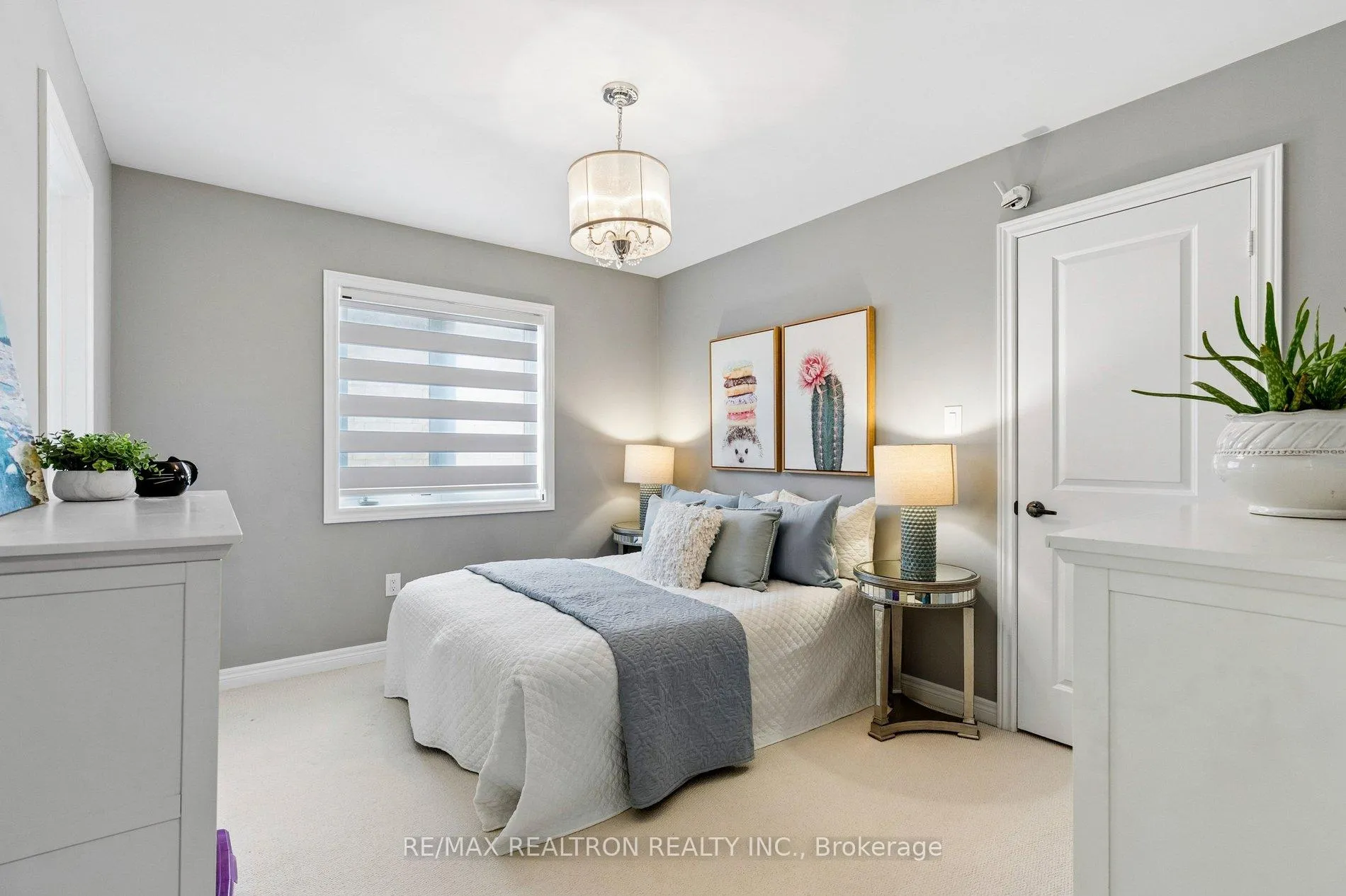 Photo 25 of 22 Wolf Creek Crescent, Vaughan, Patterson — HOMEH