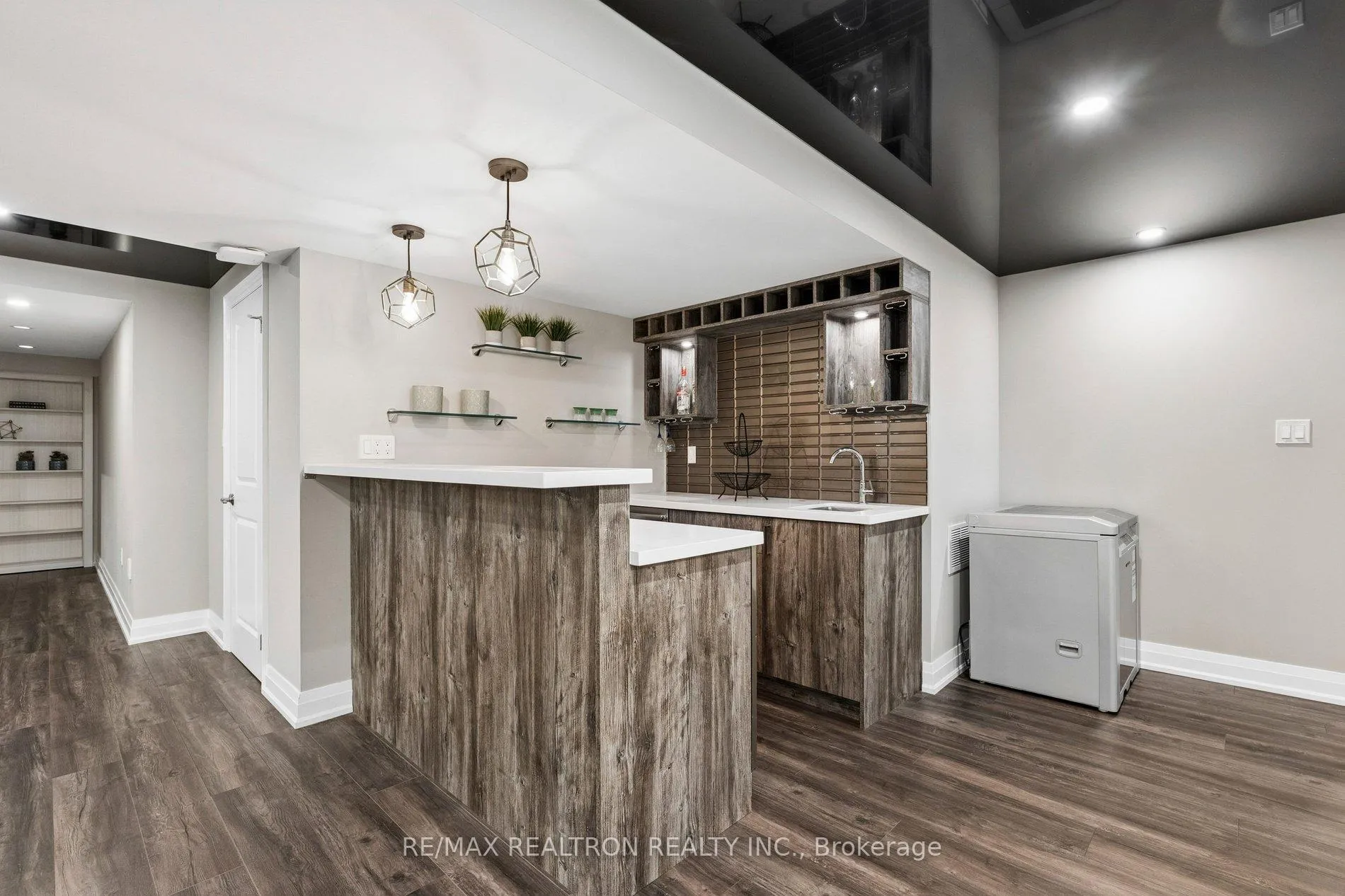 Photo 33 of 22 Wolf Creek Crescent, Vaughan, Patterson — HOMEH