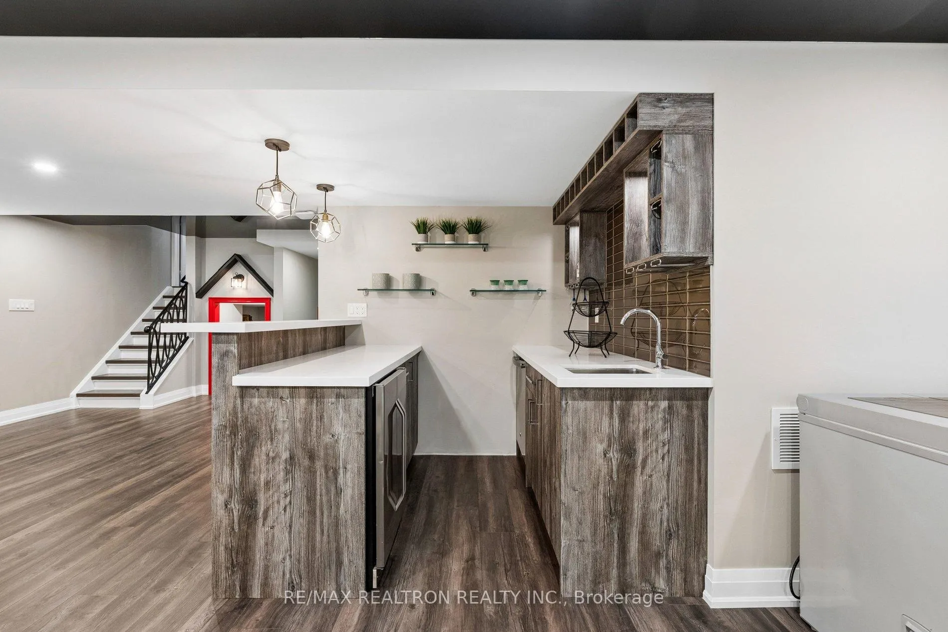 Photo 34 of 22 Wolf Creek Crescent, Vaughan, Patterson — HOMEH