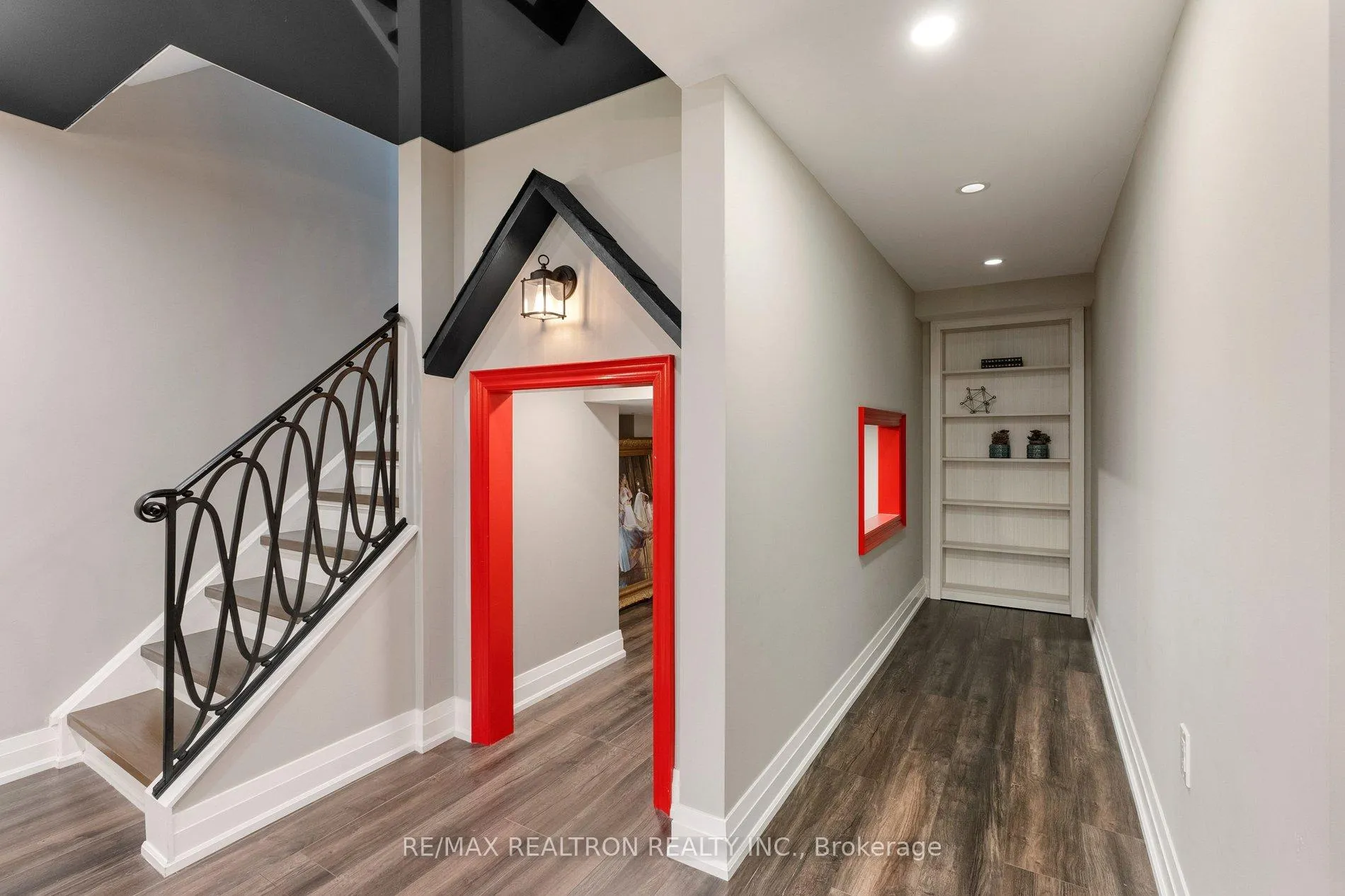 Photo 38 of 22 Wolf Creek Crescent, Vaughan, Patterson — HOMEH