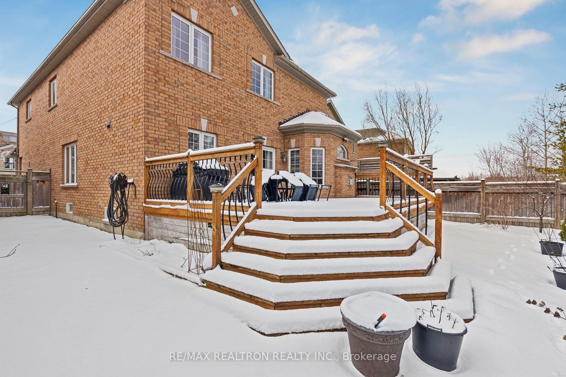 Photo 42 of 22 Wolf Creek Crescent, Vaughan, Patterson — HOMEH