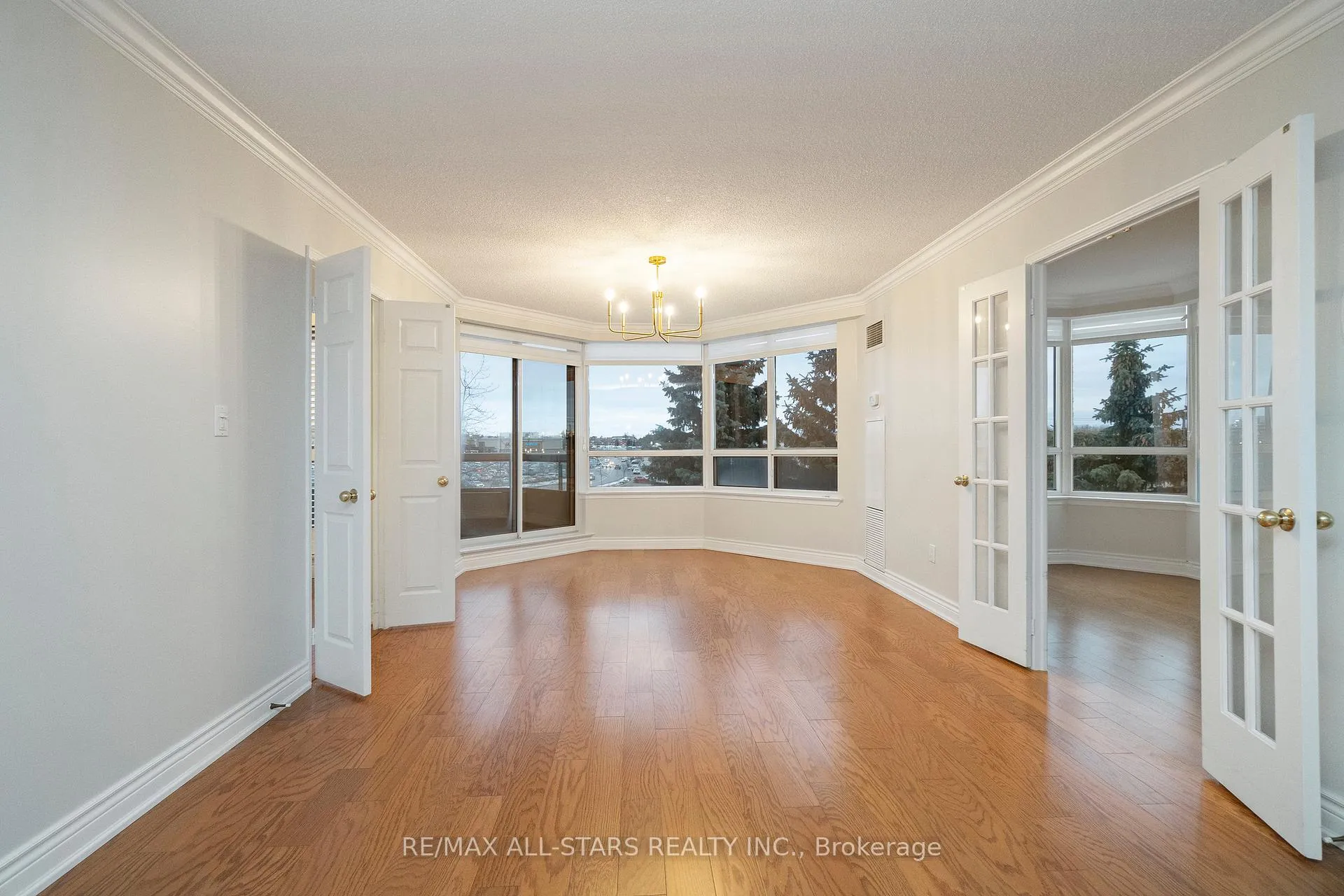 Photo 12 of Unit 404, 610 Bullock Drive, Markham, Markville — HOMEH