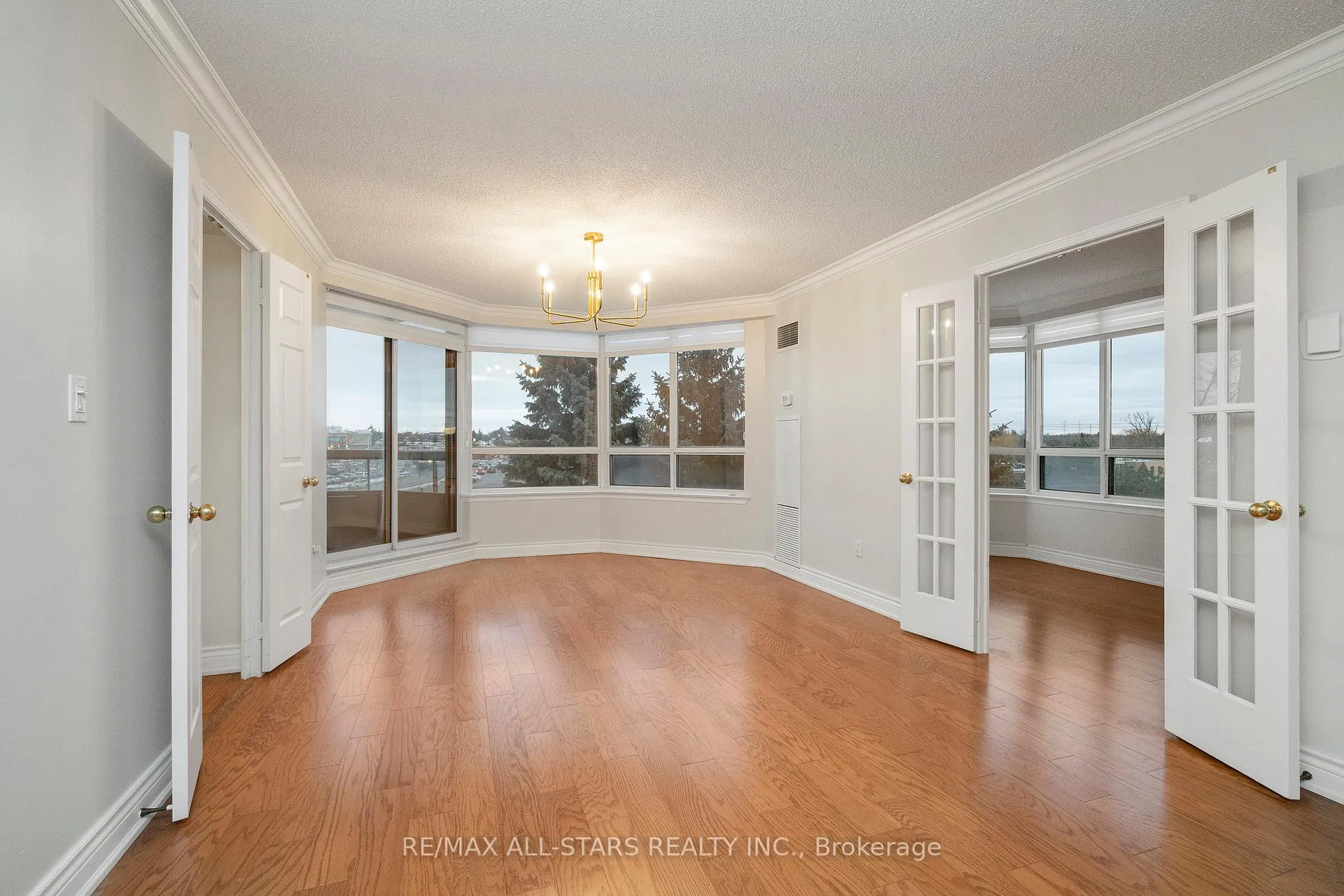 Photo 13 of Unit 404, 610 Bullock Drive, Markham, Markville — HOMEH