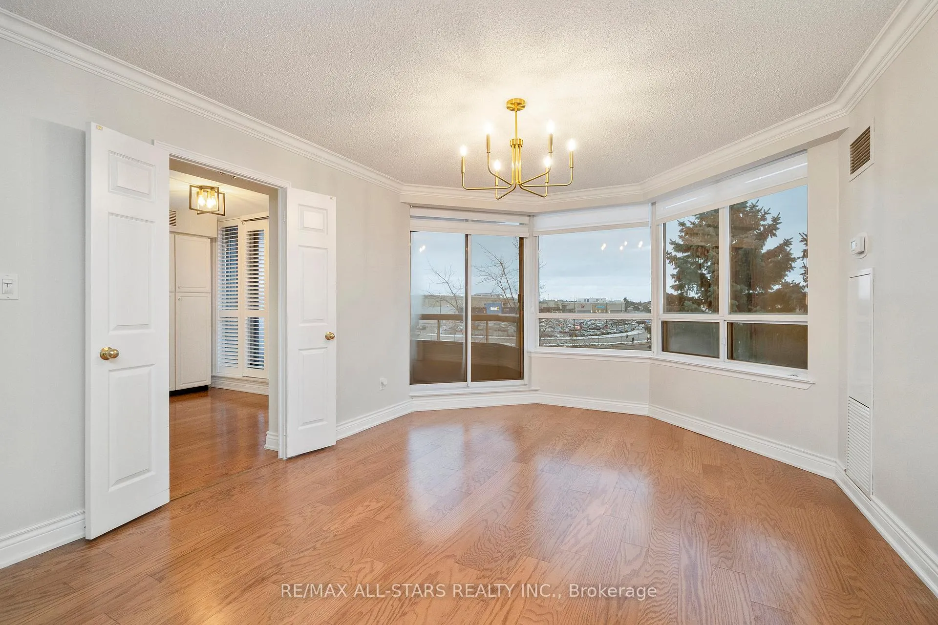 Photo 14 of Unit 404, 610 Bullock Drive, Markham, Markville — HOMEH