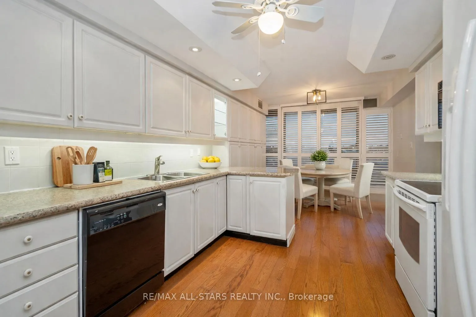 Photo 22 of Unit 404, 610 Bullock Drive, Markham, Markville — HOMEH