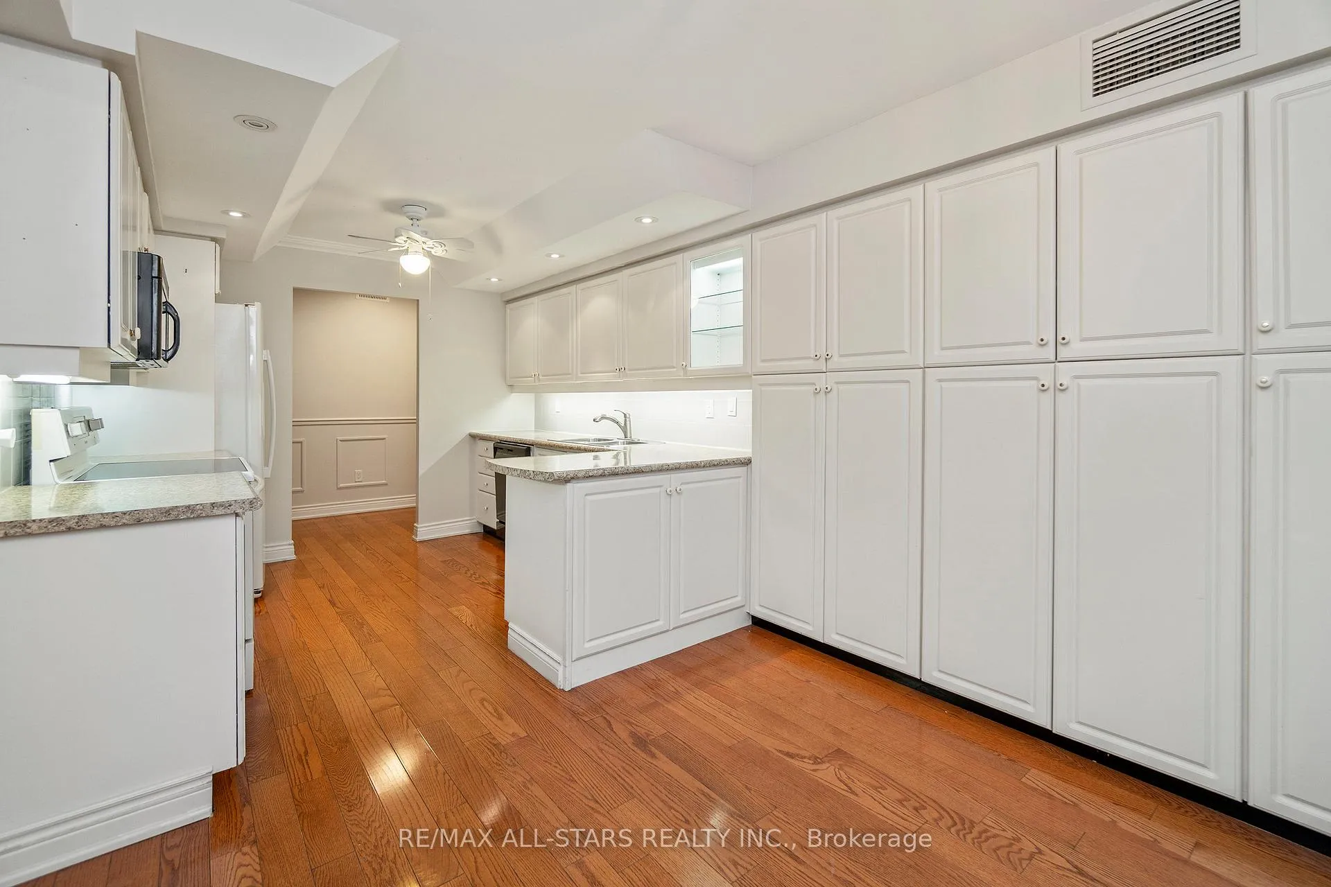 Photo 28 of Unit 404, 610 Bullock Drive, Markham, Markville — HOMEH
