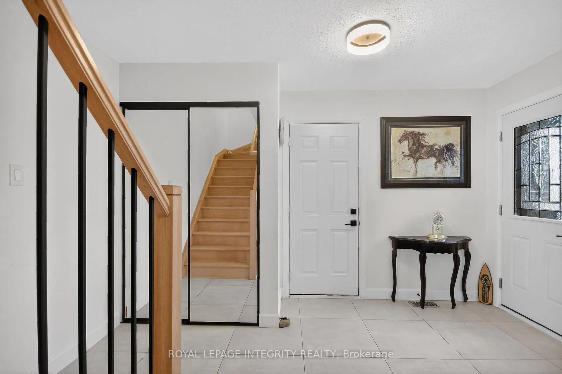 Photo 3 of 2092 Legrand Crescent, Ottawa, Queenswood Heights South — HOMEH