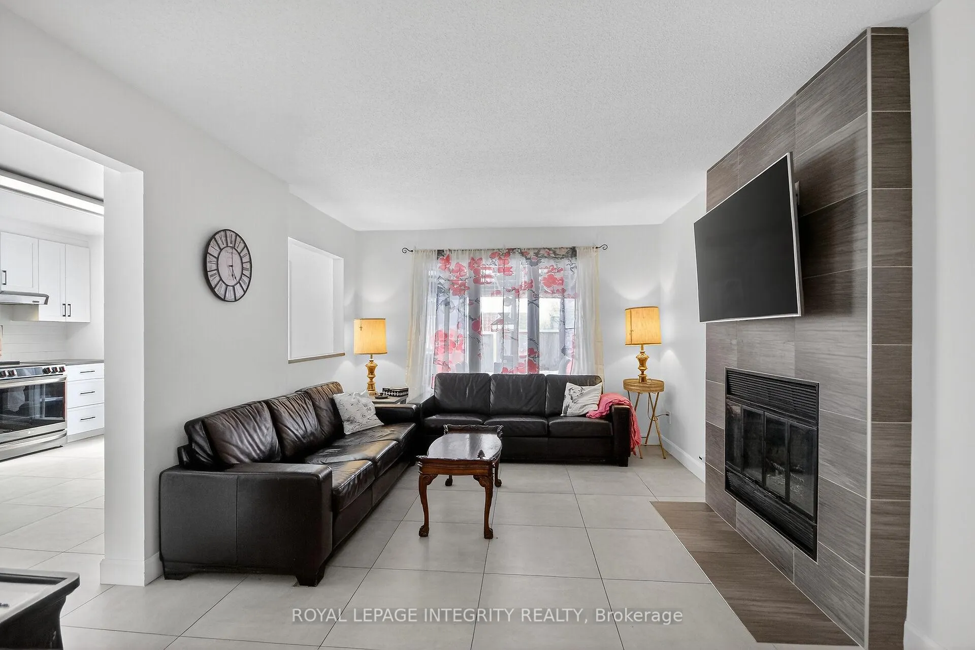 Photo 15 of 2092 Legrand Crescent, Ottawa, Queenswood Heights South — HOMEH