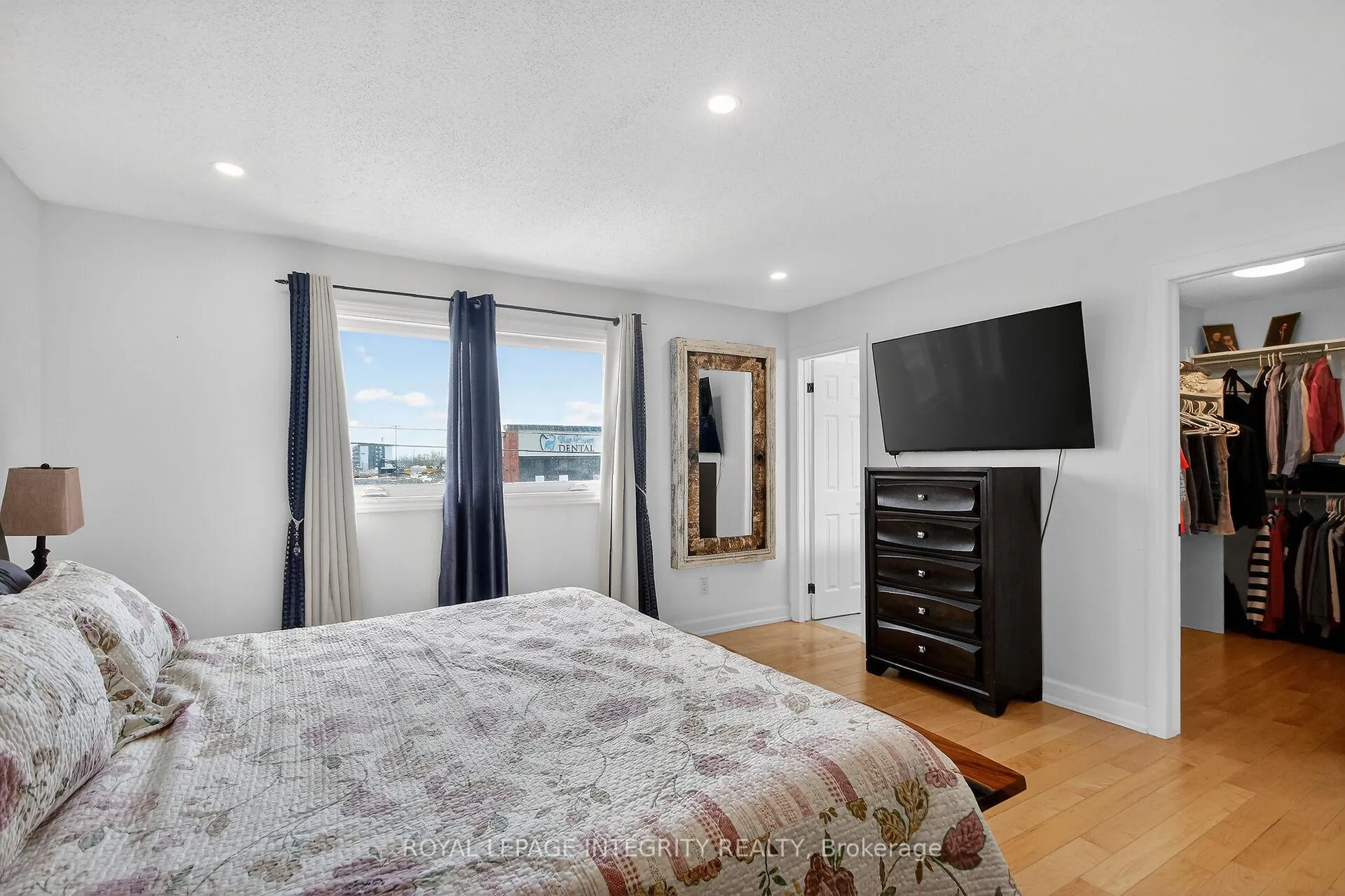 Photo 23 of 2092 Legrand Crescent, Ottawa, Queenswood Heights South — HOMEH