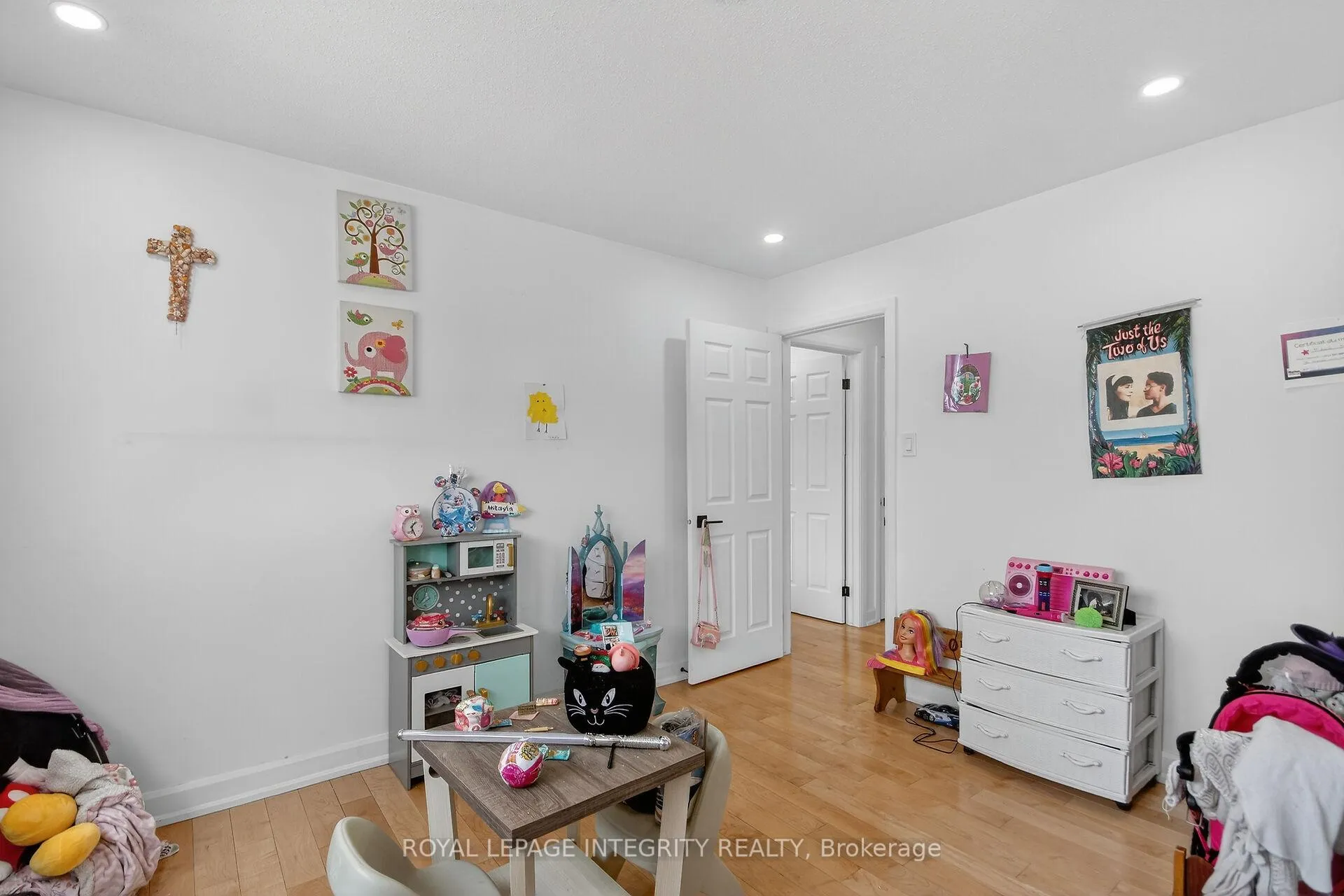 Photo 31 of 2092 Legrand Crescent, Ottawa, Queenswood Heights South — HOMEH