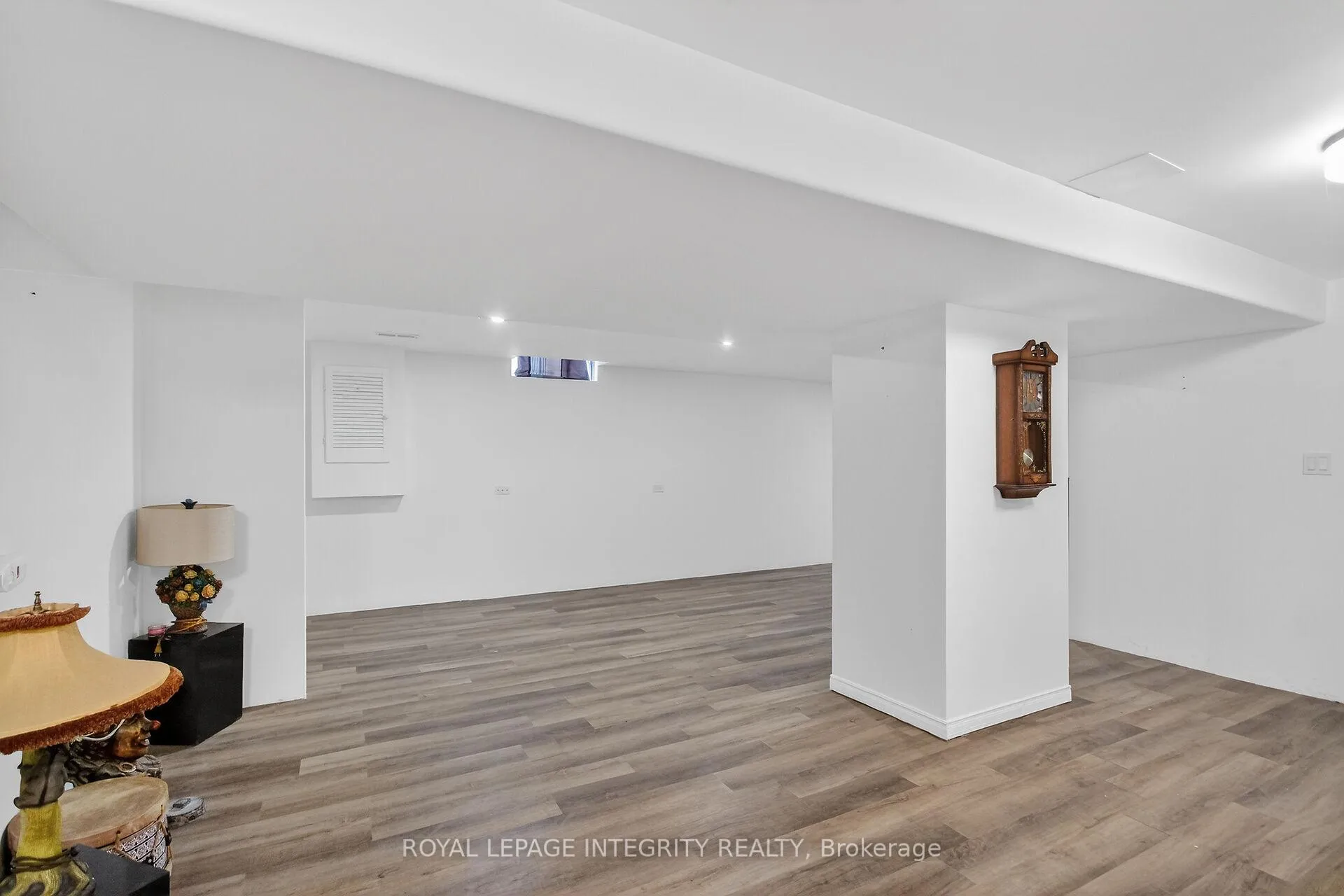 Photo 34 of 2092 Legrand Crescent, Ottawa, Queenswood Heights South — HOMEH