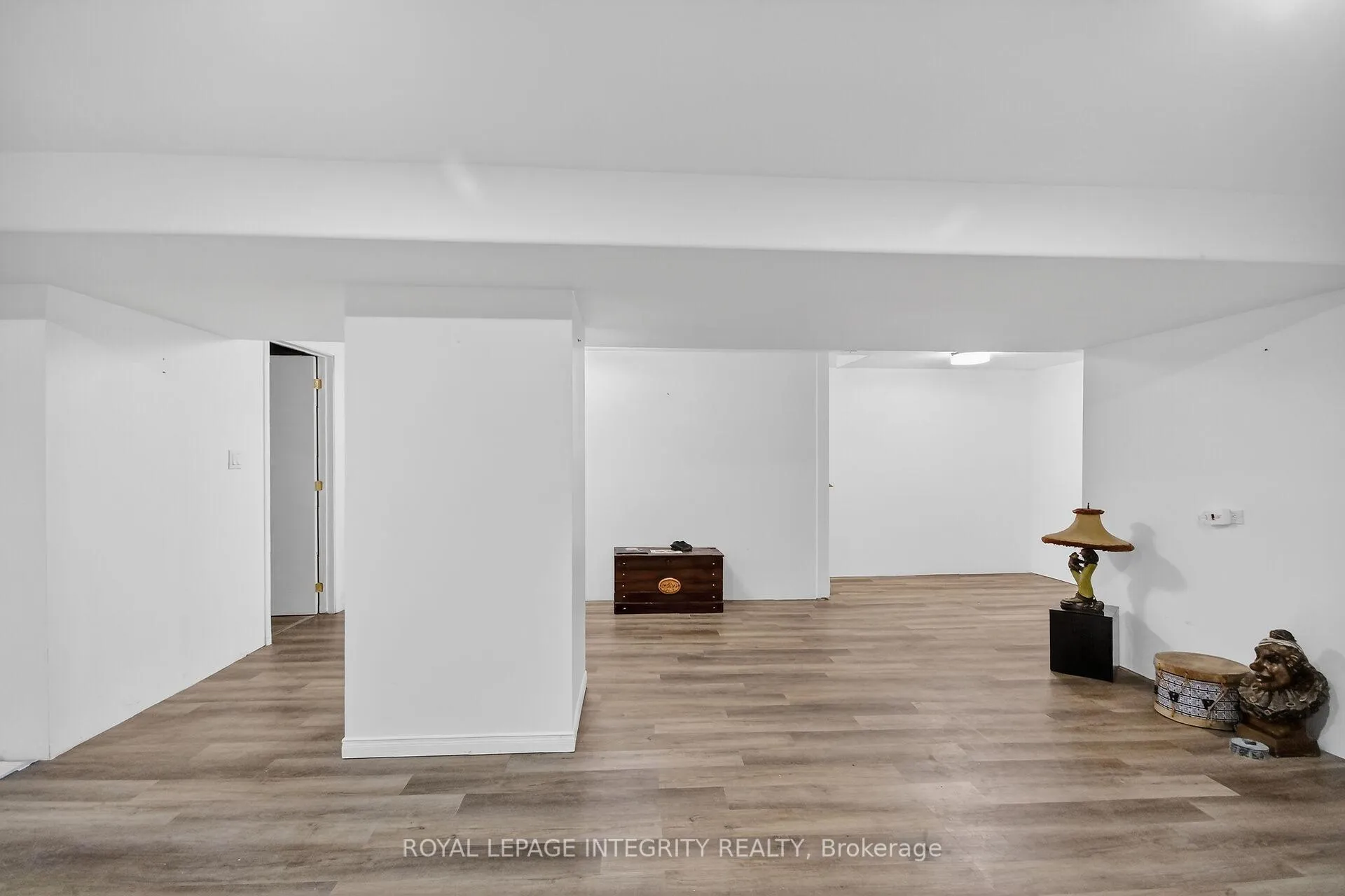 Photo 37 of 2092 Legrand Crescent, Ottawa, Queenswood Heights South — HOMEH