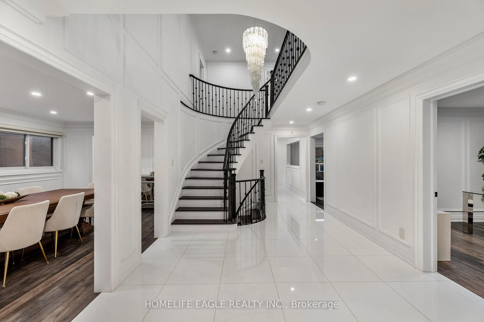 Photo 4 of 26 Whitetail Court, Vaughan, East Woodbridge — HOMEH