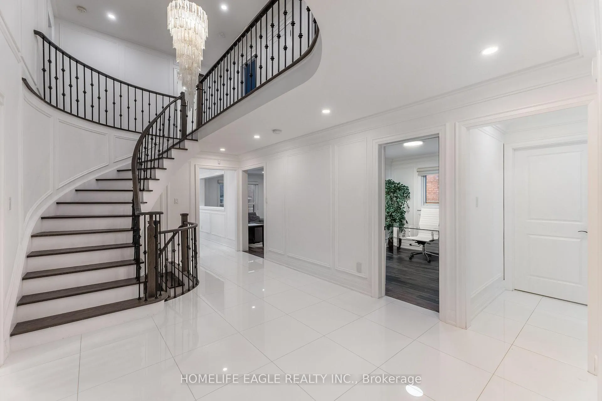 Photo 17 of 26 Whitetail Court, Vaughan, East Woodbridge — HOMEH