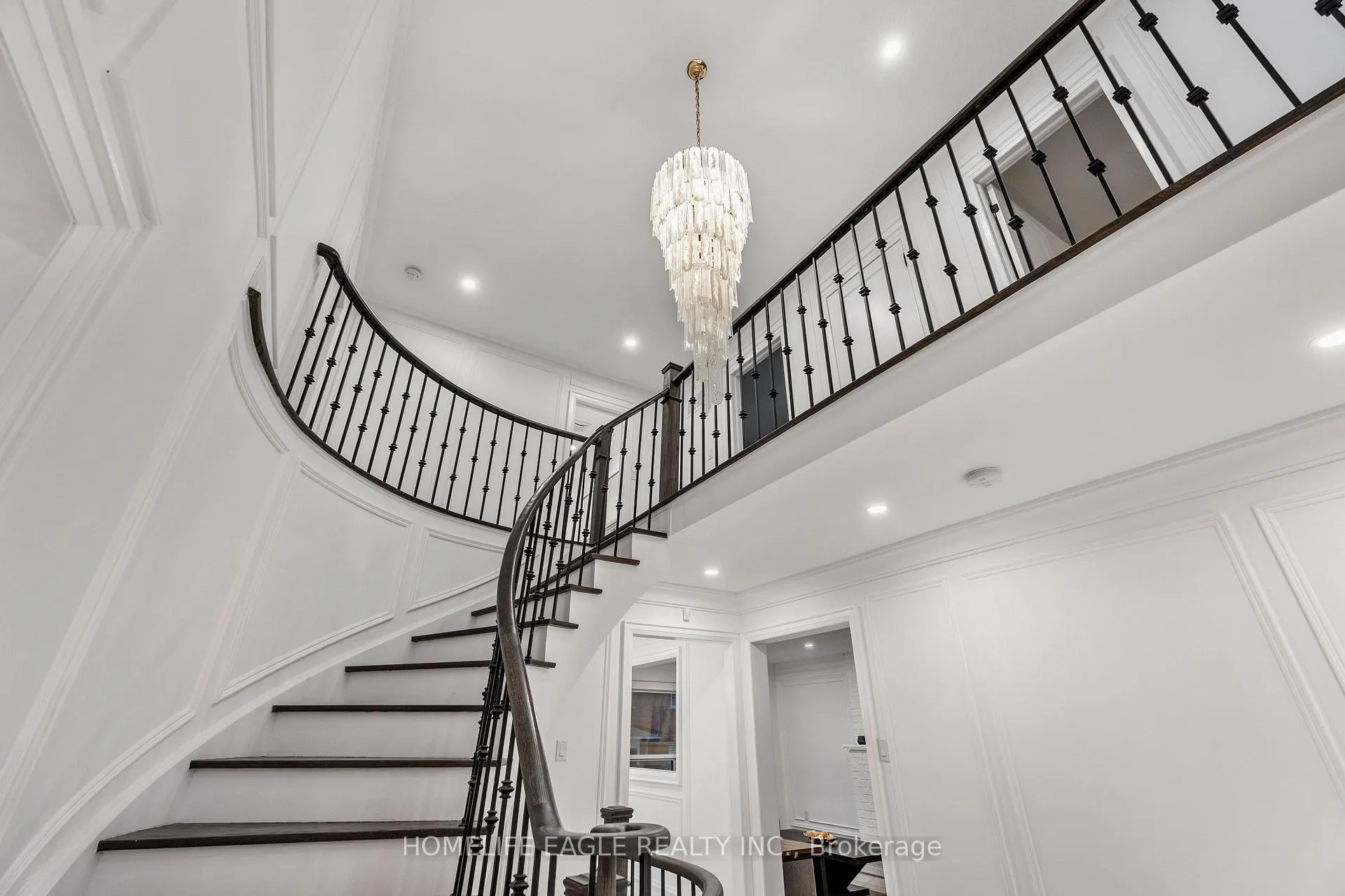 Photo 22 of 26 Whitetail Court, Vaughan, East Woodbridge — HOMEH