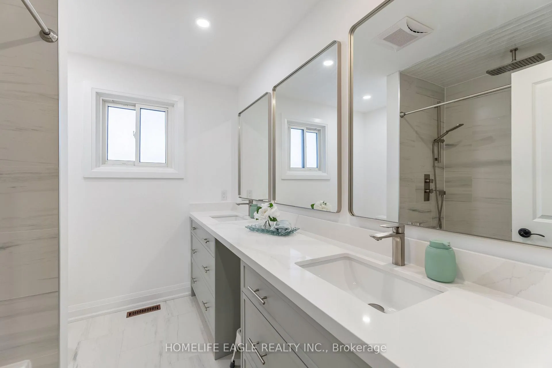 Photo 30 of 26 Whitetail Court, Vaughan, East Woodbridge — HOMEH