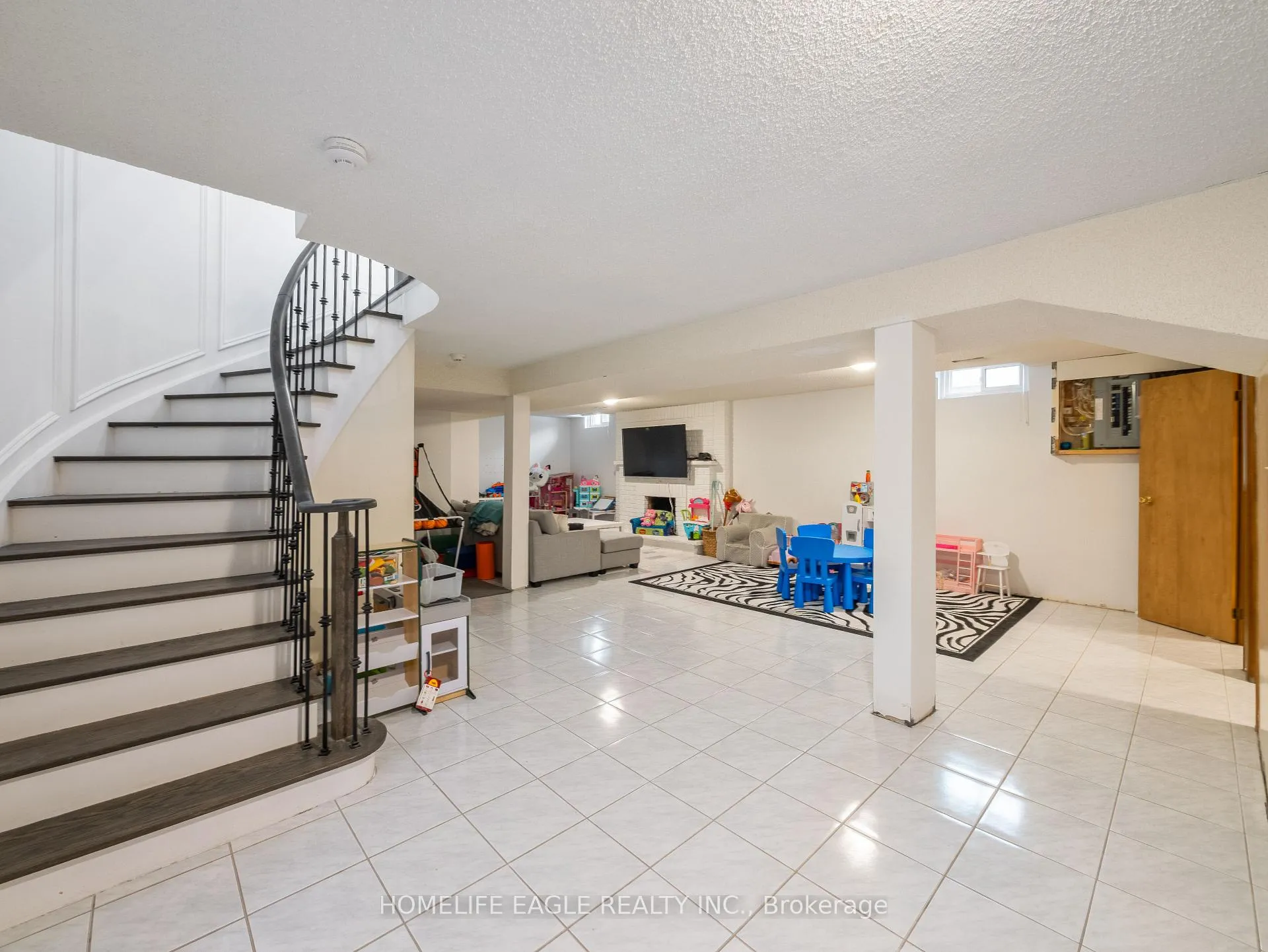 Photo 36 of 26 Whitetail Court, Vaughan, East Woodbridge — HOMEH