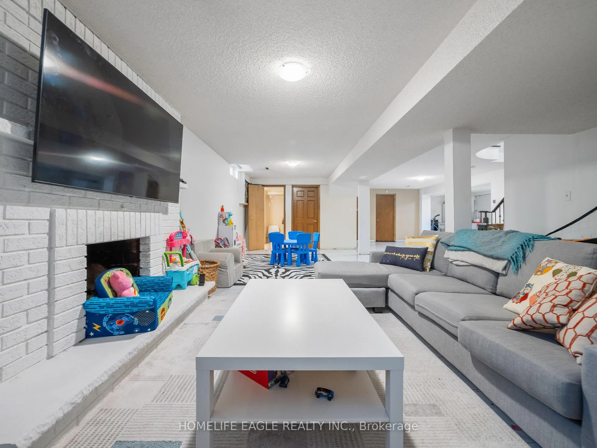 Photo 38 of 26 Whitetail Court, Vaughan, East Woodbridge — HOMEH