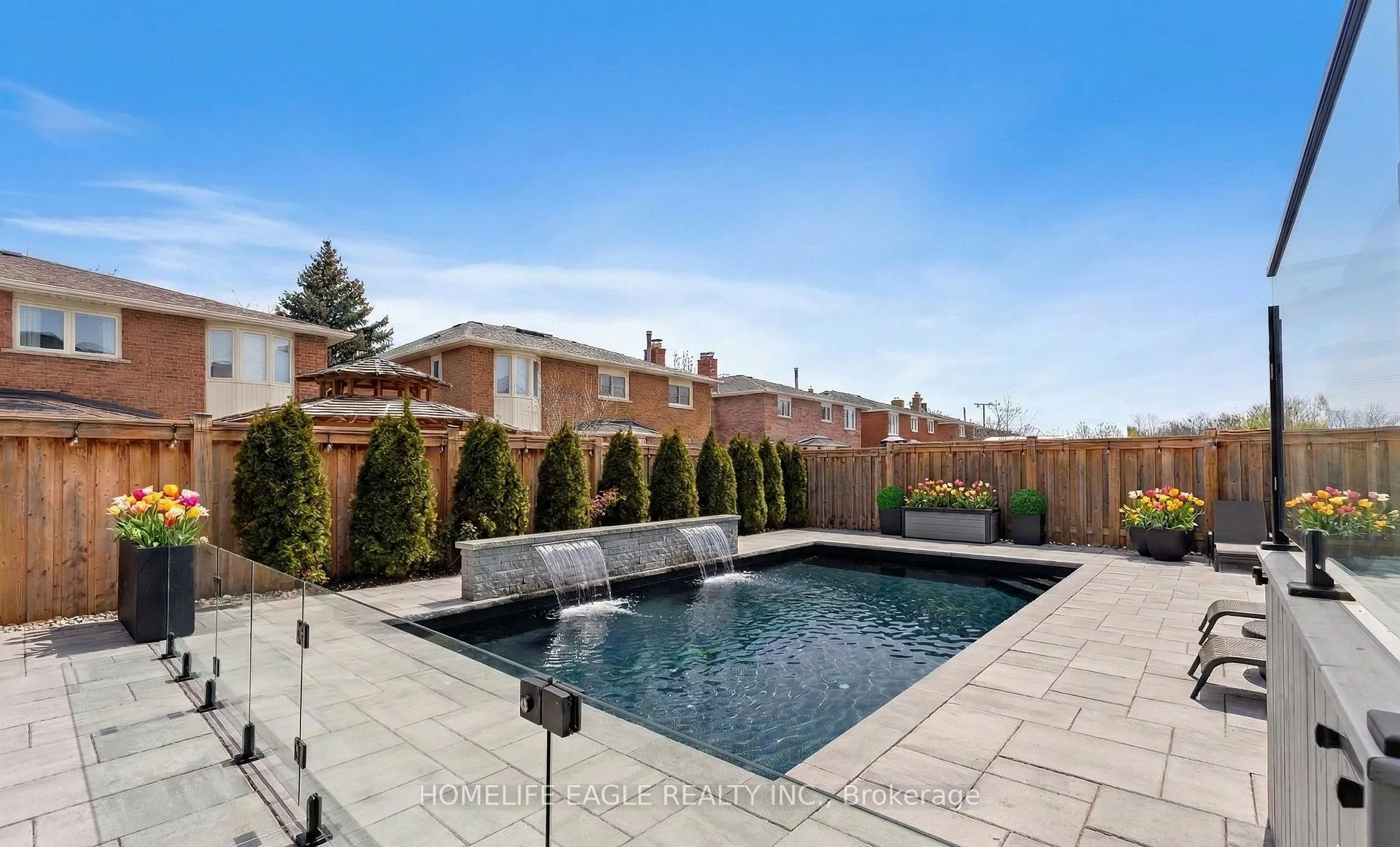 Photo 42 of 26 Whitetail Court, Vaughan, East Woodbridge — HOMEH