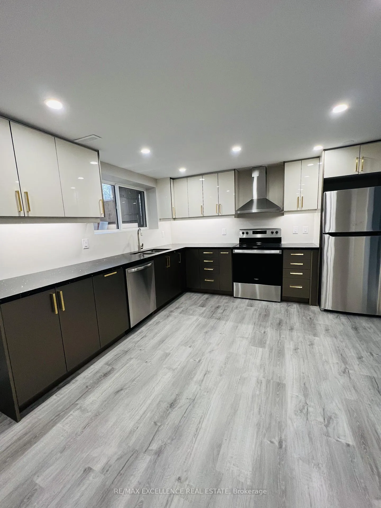 Photo 2 of 104 Meredith Drive, St. Catharines, Carlton/Bunting — HOMEH
