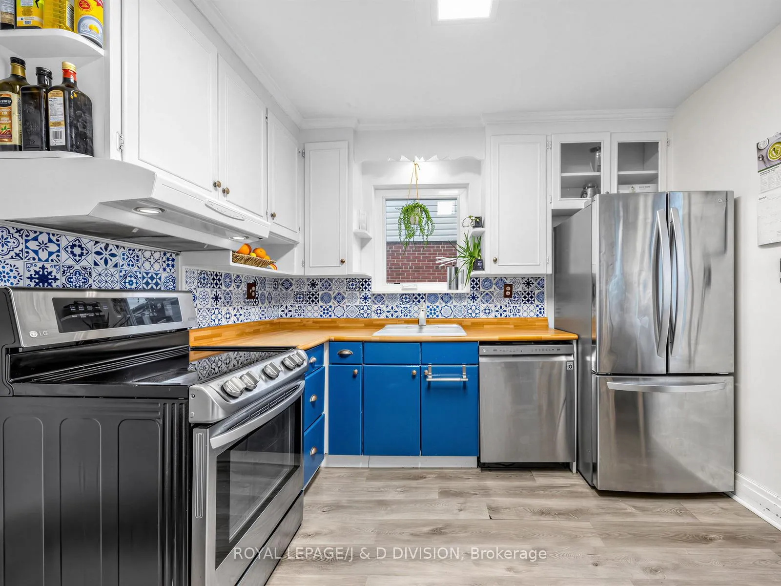 Photo 10 of 92 Tower Drive, Scarborough, Wexford-Maryvale — HOMEH