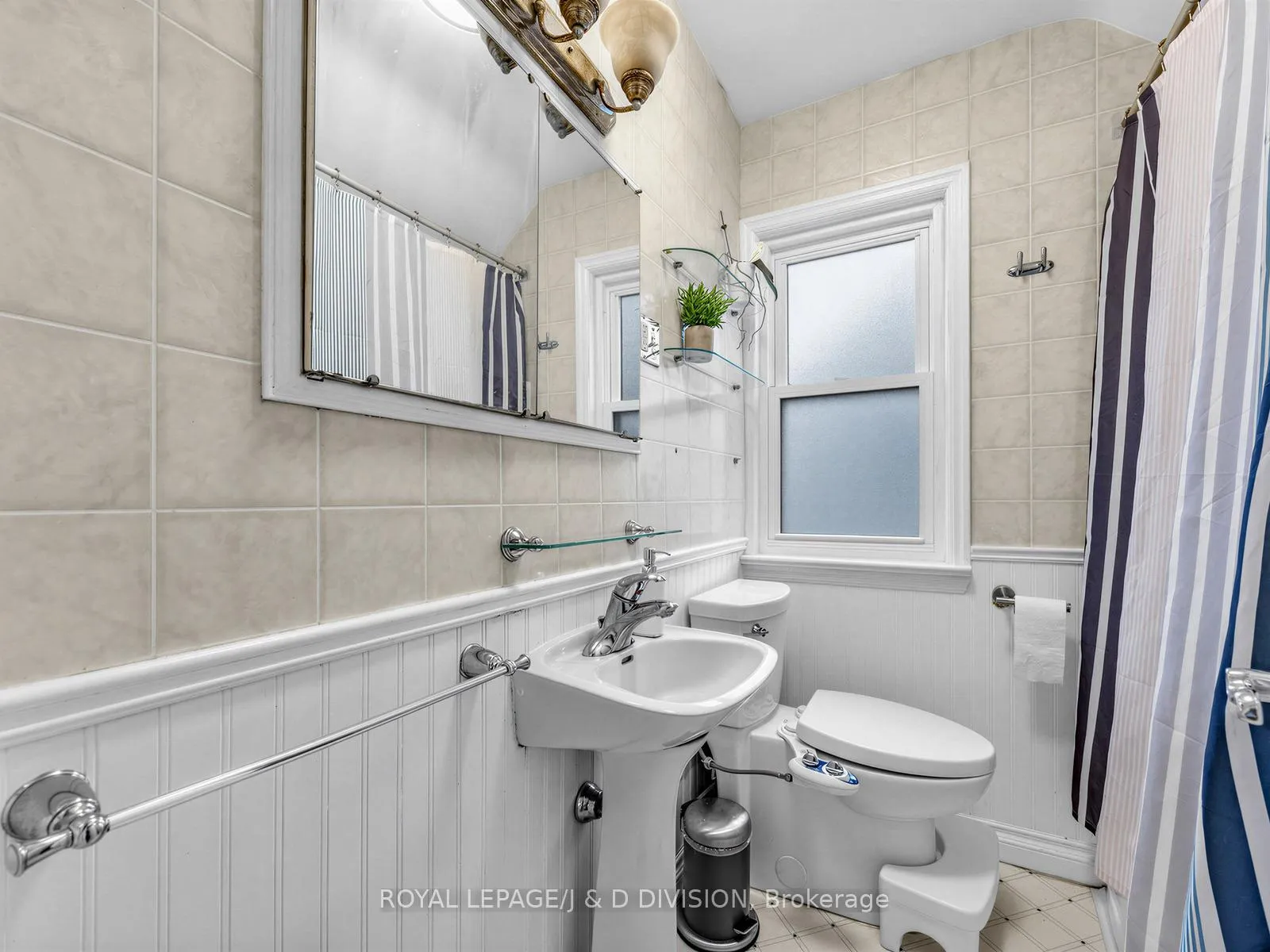 Photo 18 of 92 Tower Drive, Scarborough, Wexford-Maryvale — HOMEH