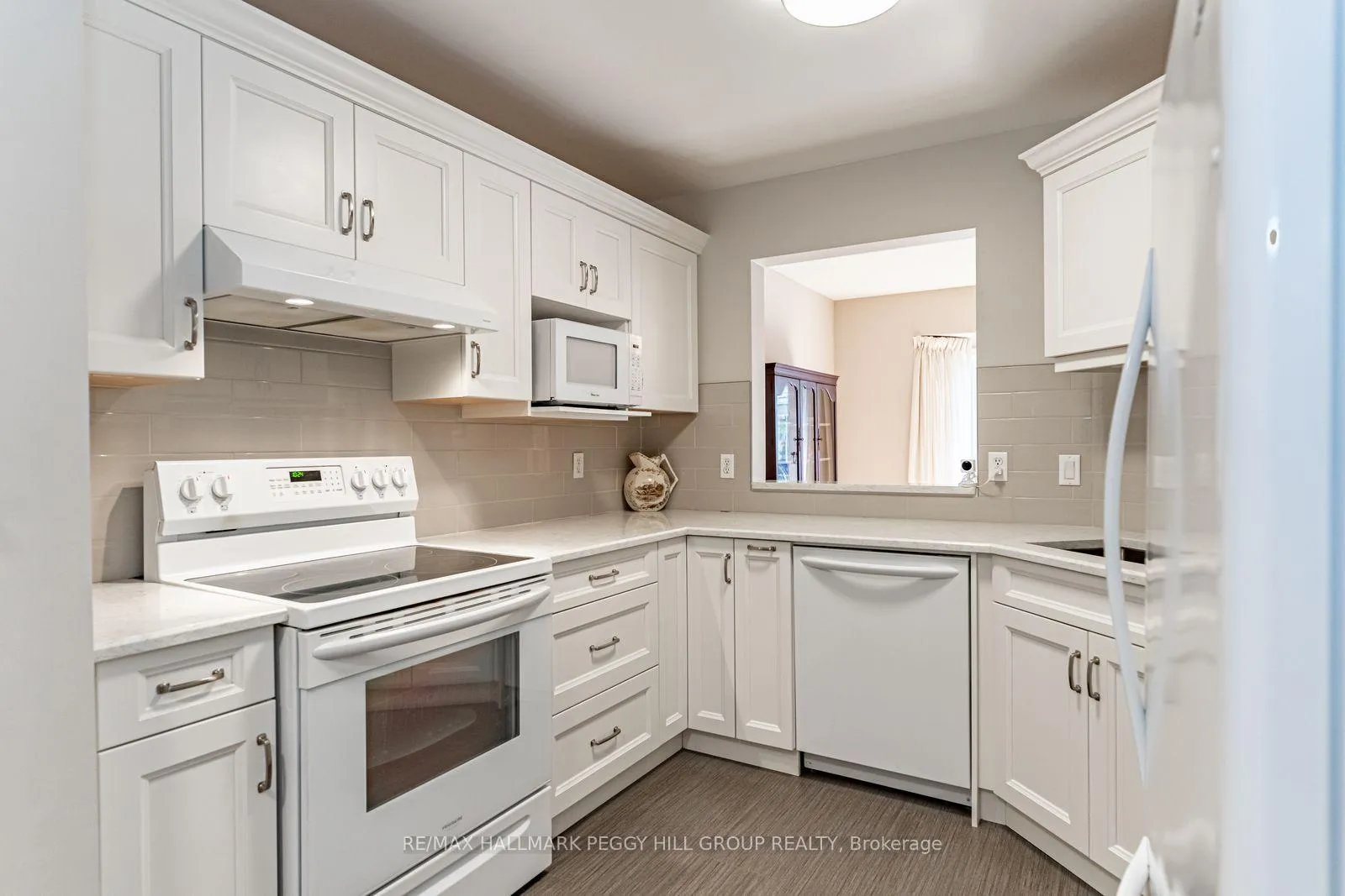 Photo 4 of Unit 402, 40 Museum Drive, Orillia — HOMEH