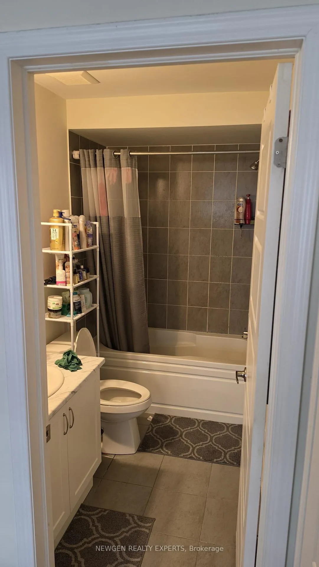 Photo 7 of Unit 11, 230 Lagerfeld Drive, Brampton, Northwest Brampton — HOMEH
