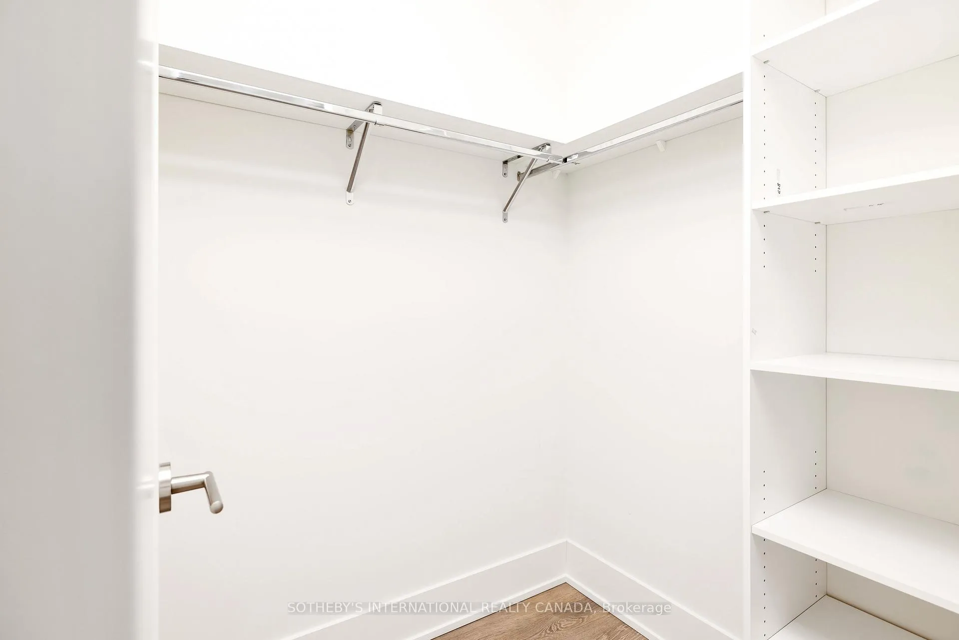Photo 11 of Unit 819, 80 Vanauley Street, Toronto, Kensington-Chinatown — HOMEH