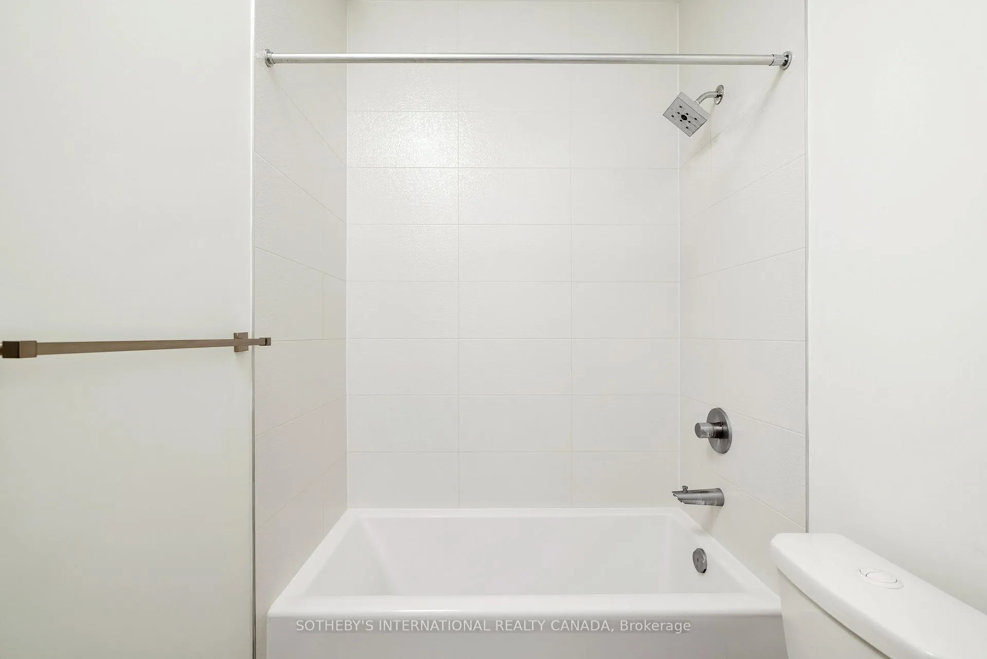 Photo 13 of Unit 819, 80 Vanauley Street, Toronto, Kensington-Chinatown — HOMEH