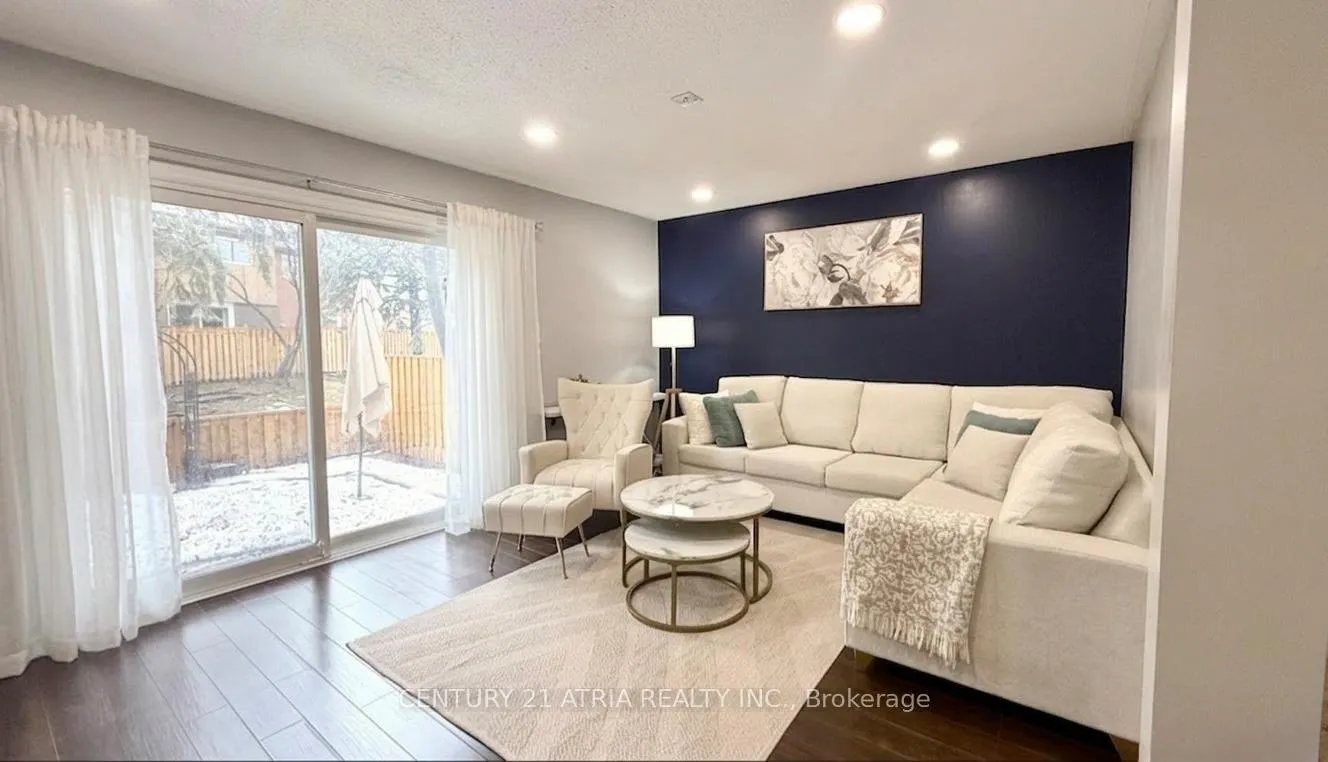 Front of Unit 41, 2825 Gananoque Drive