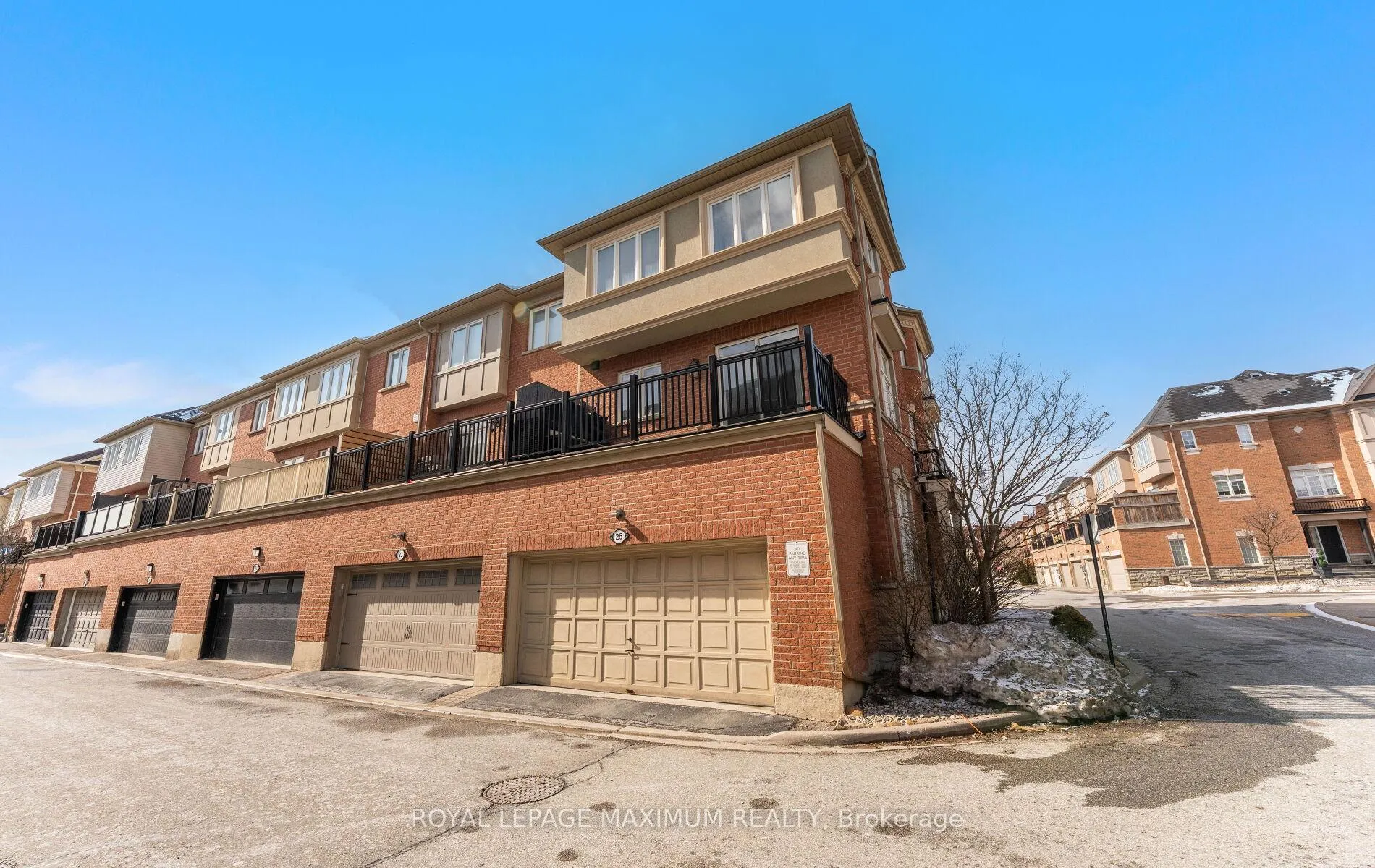 Photo 3 of 25 John Frank Road, Vaughan, East Woodbridge — HOMEH