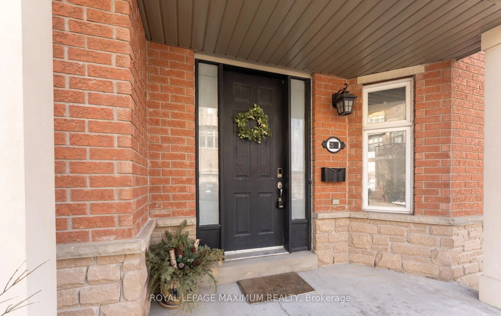 Photo 4 of 25 John Frank Road, Vaughan, East Woodbridge — HOMEH