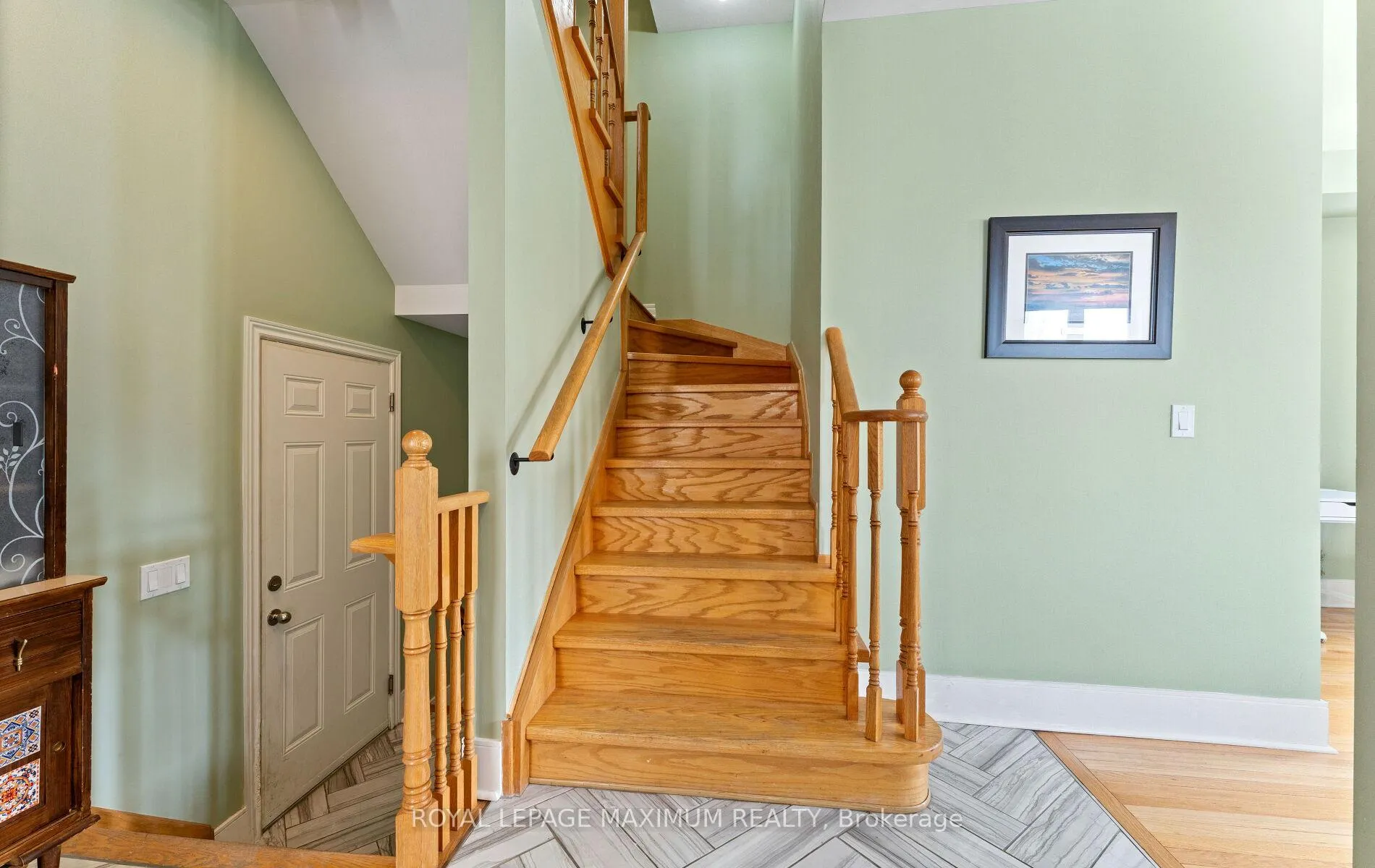 Photo 8 of 25 John Frank Road, Vaughan, East Woodbridge — HOMEH