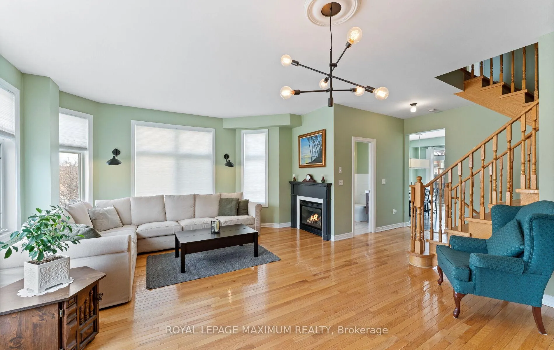 Photo 11 of 25 John Frank Road, Vaughan, East Woodbridge — HOMEH