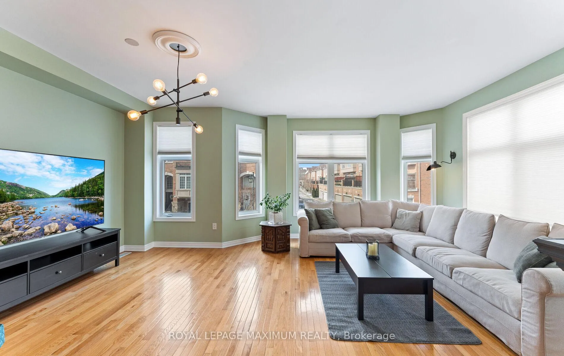 Photo 12 of 25 John Frank Road, Vaughan, East Woodbridge — HOMEH