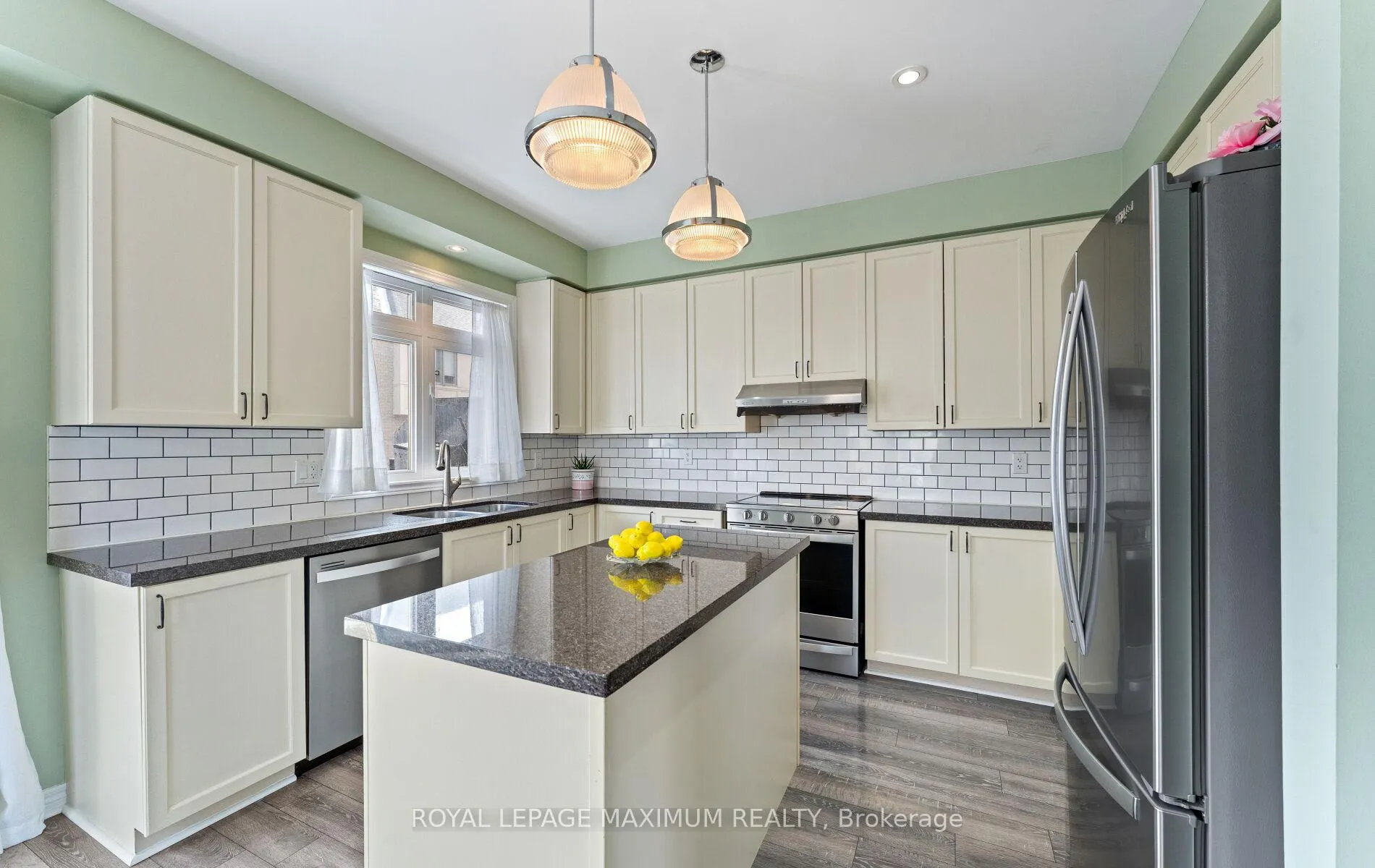 Photo 15 of 25 John Frank Road, Vaughan, East Woodbridge — HOMEH