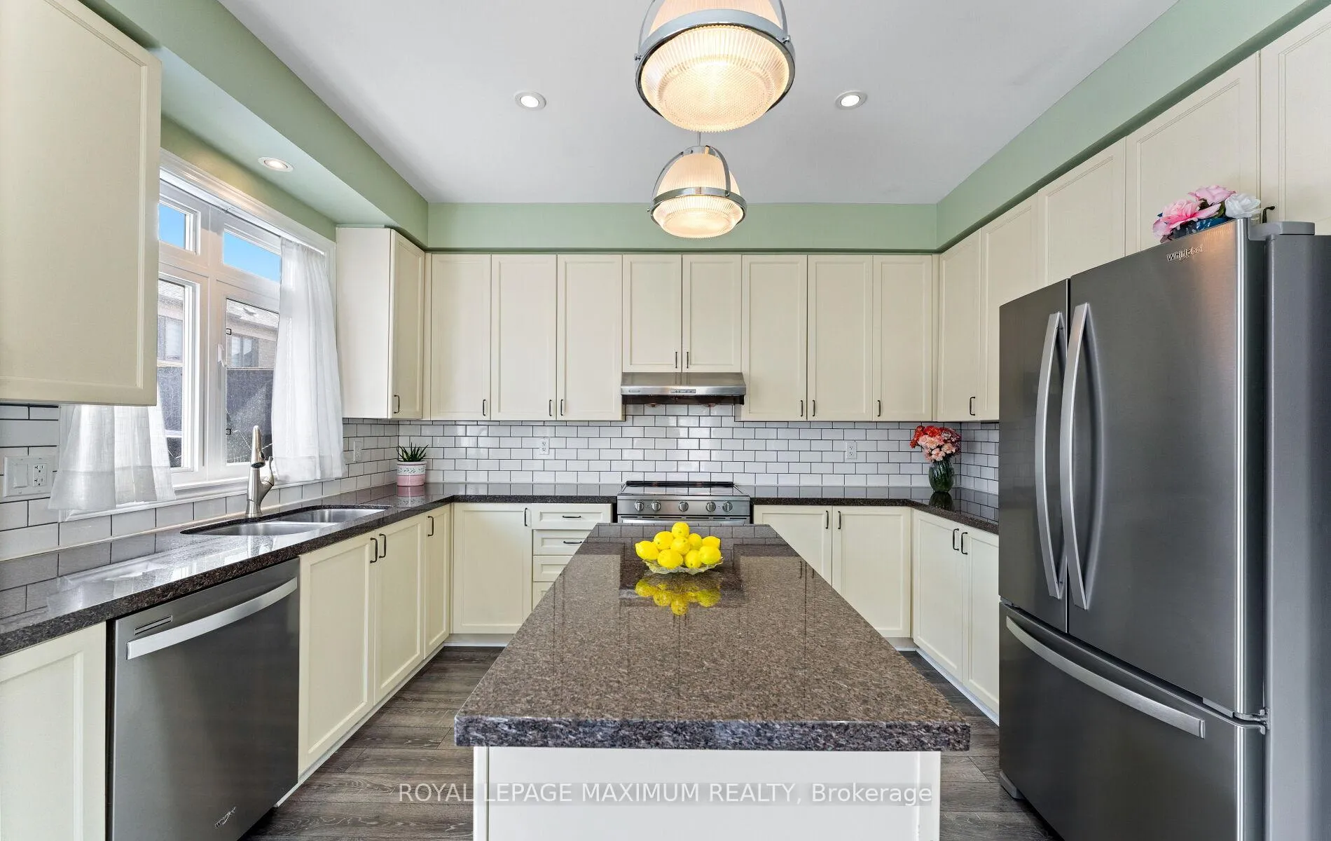 Photo 16 of 25 John Frank Road, Vaughan, East Woodbridge — HOMEH