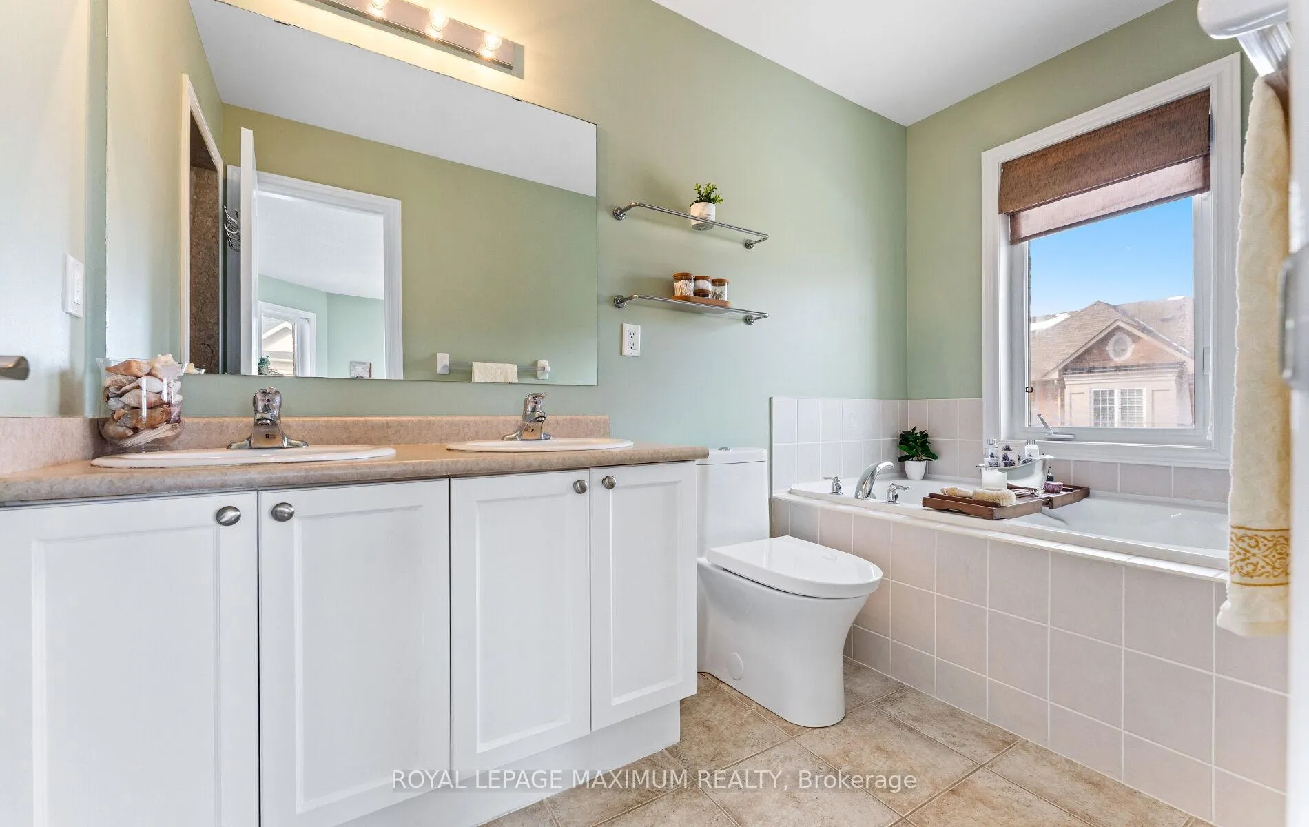 Photo 24 of 25 John Frank Road, Vaughan, East Woodbridge — HOMEH