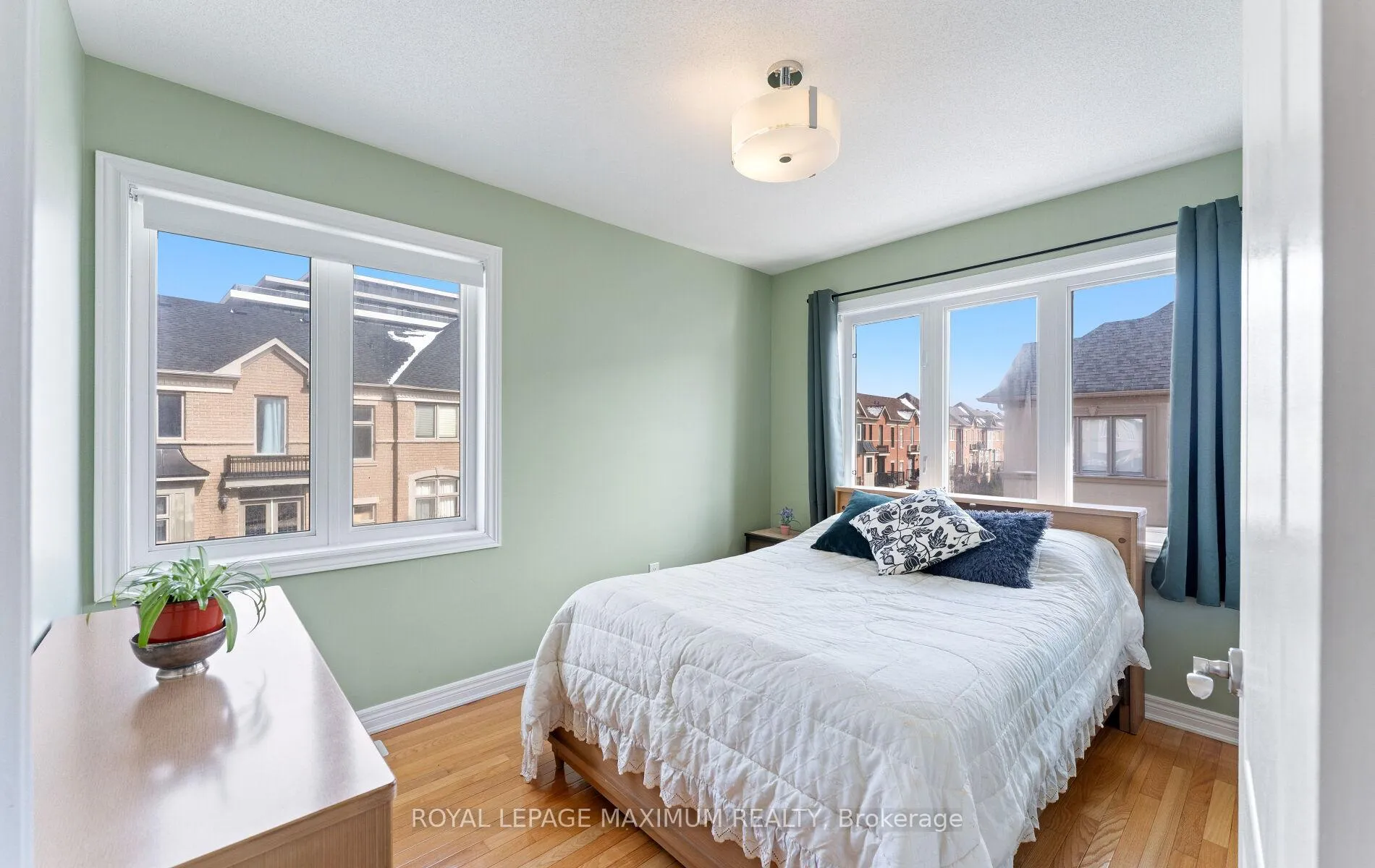 Photo 27 of 25 John Frank Road, Vaughan, East Woodbridge — HOMEH