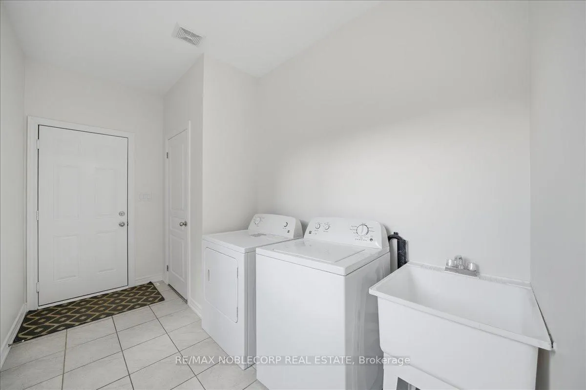 Photo 16 of 24 Primo Road, Brampton, Northwest Brampton — HOMEH